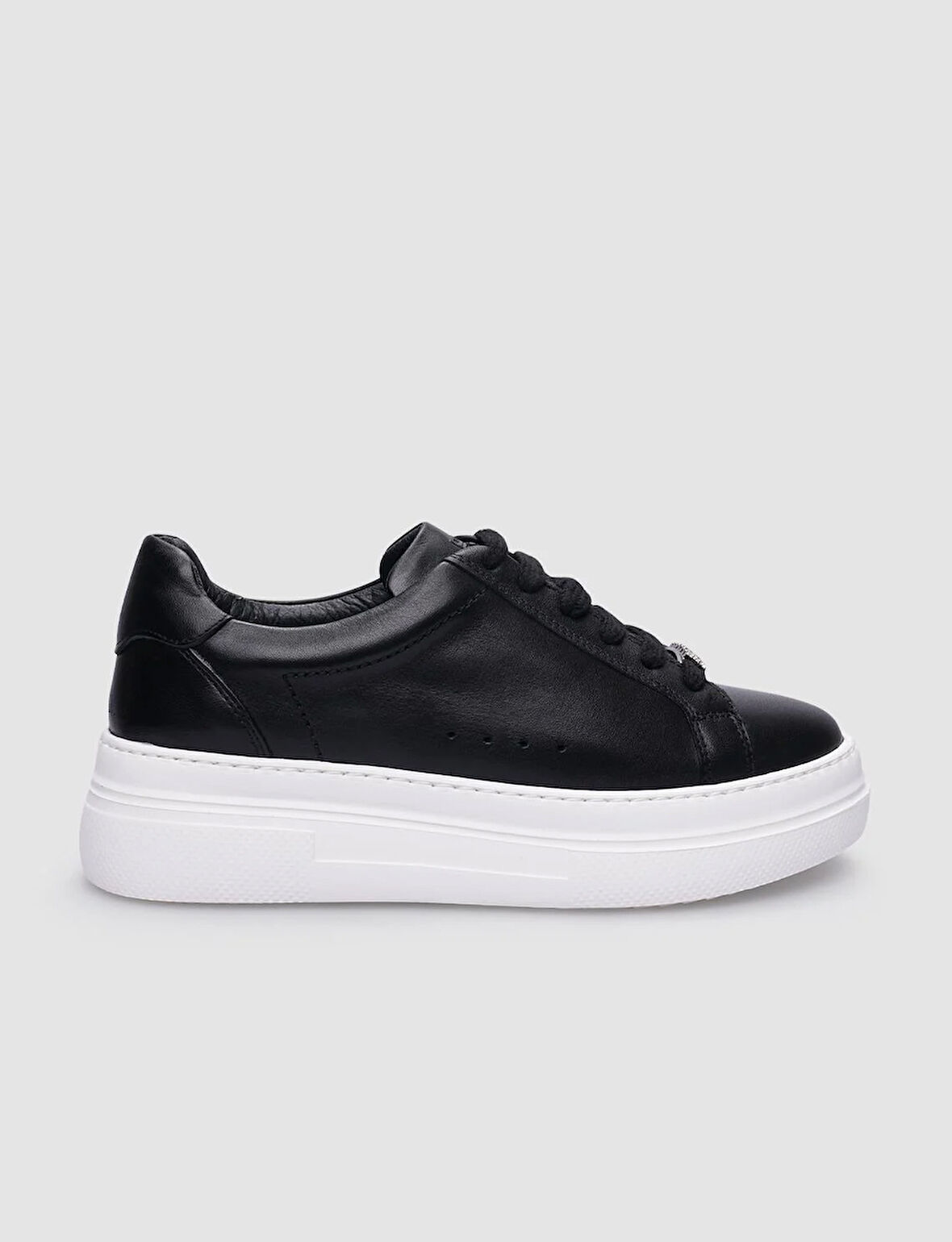 %100 Hakiki Deri Siyah Bağcıklı Kadın Sneaker
