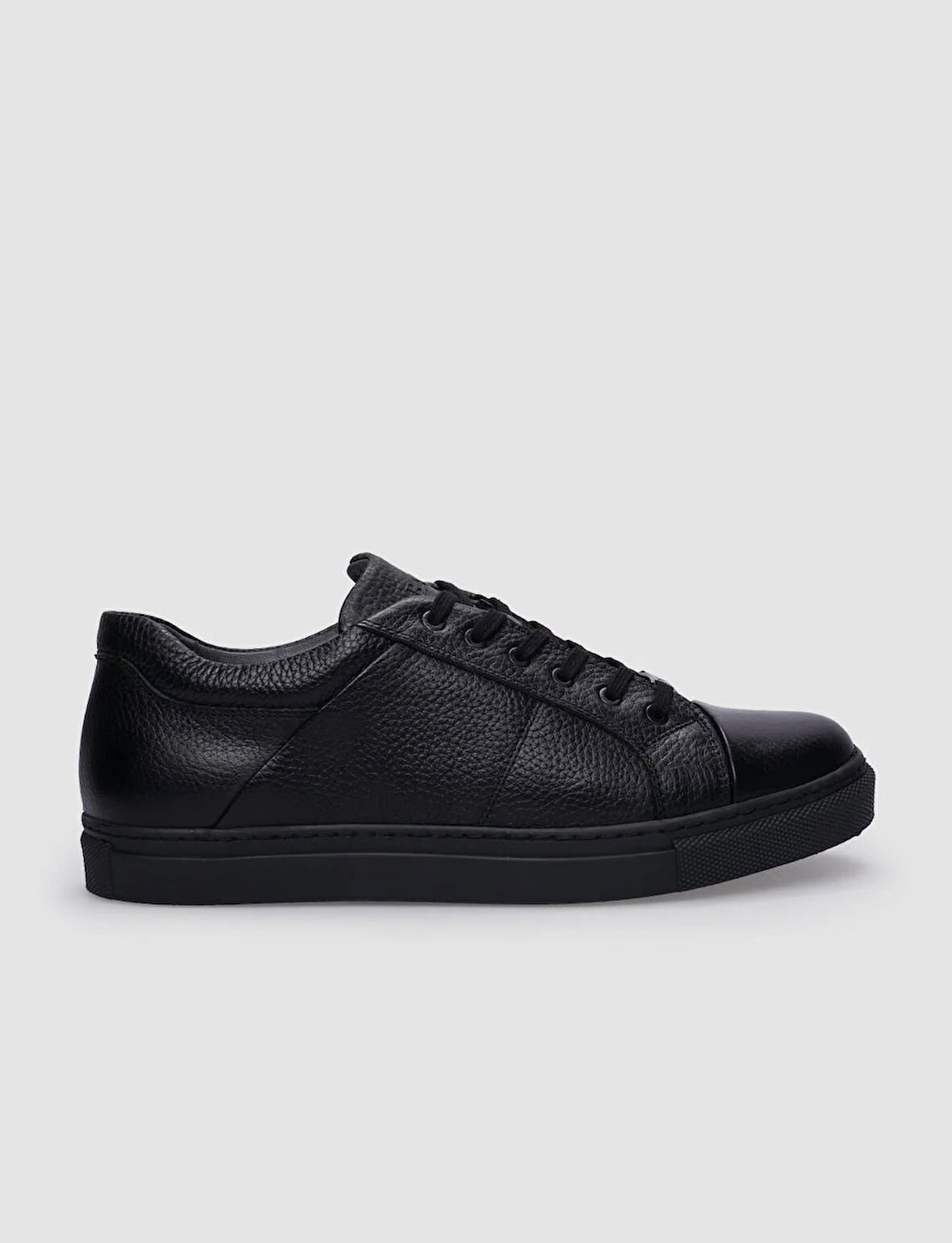 %100 Hakiki Deri Siyah Bağcıklı Erkek Sneaker