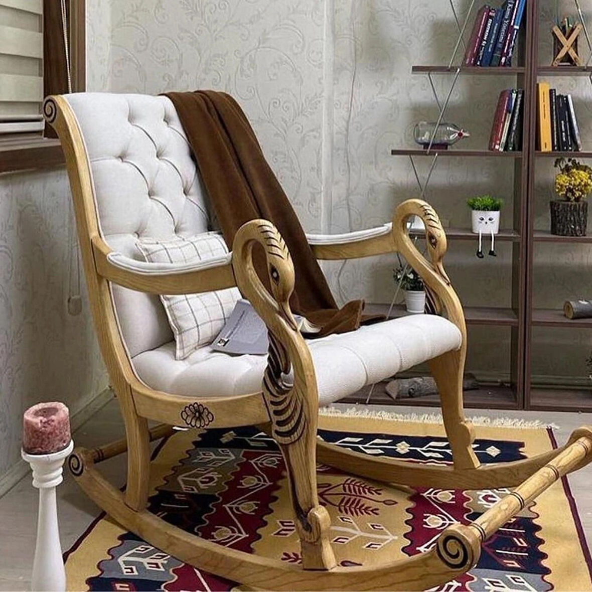 Asedia Vintage Kuğu Naturel Krem El Oyması Ahşap Sallanan Sandalye Dinlenme Koltuğu Berjer