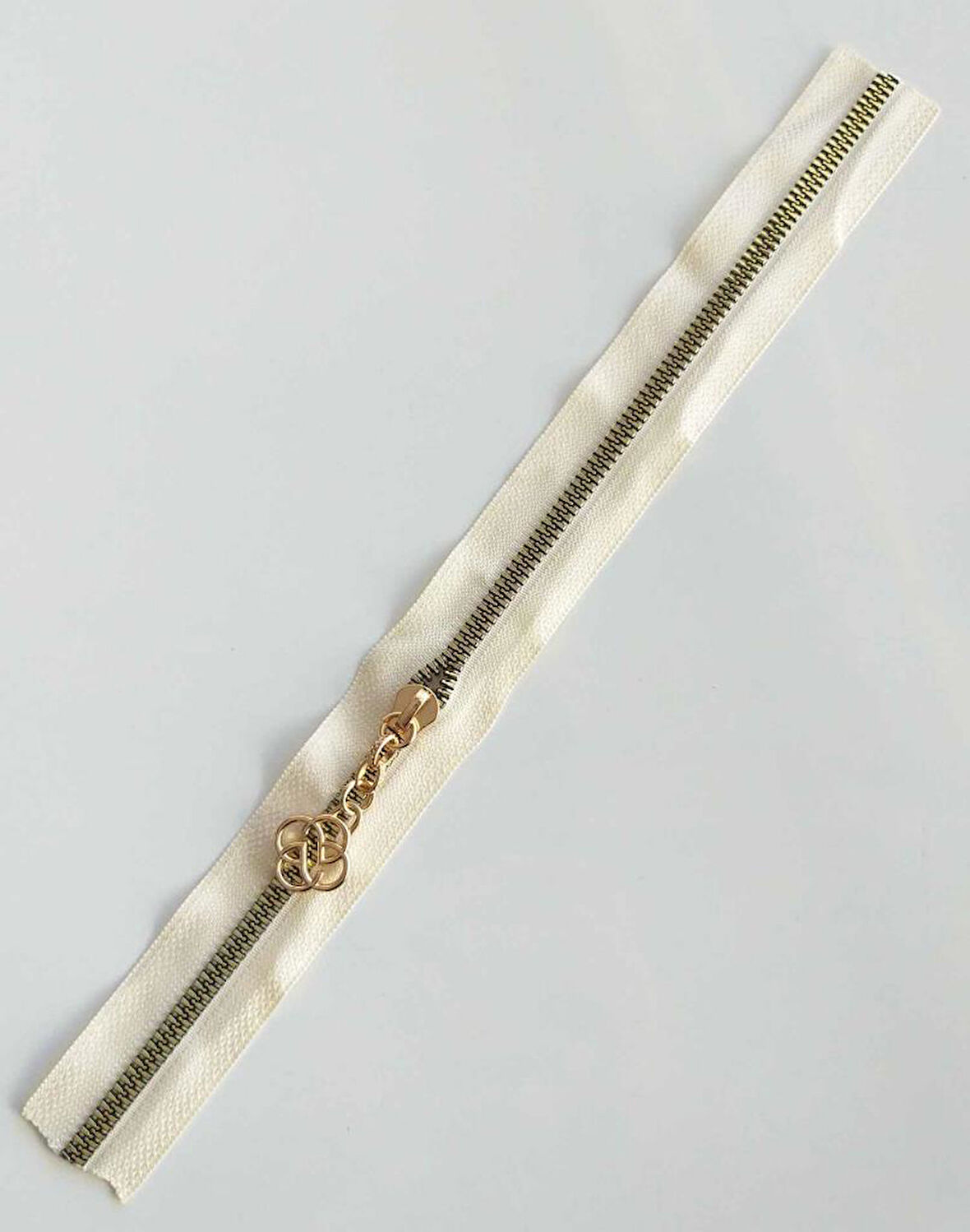 Nusrat Bilişim Çanta Aksesuar Başlıklı Fermuar 30 Cm Light Gold Metal Krem