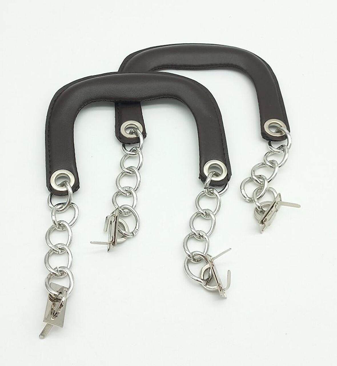 Çanta Aksesuar Kahverengi Suni Deri Kapsüllü Tutma Sapı Zincirli Gümüş Metalli