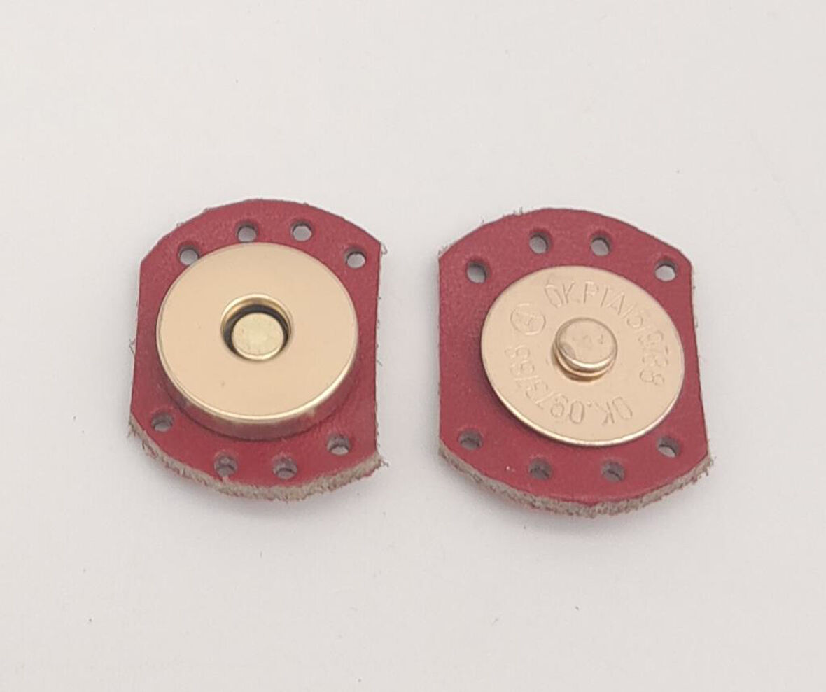 Çanta Aksesuar Kırmızı Renk Gerçek Derili Oval Kenar Mıknatıslı Çıtçıt Light Gold Metalli