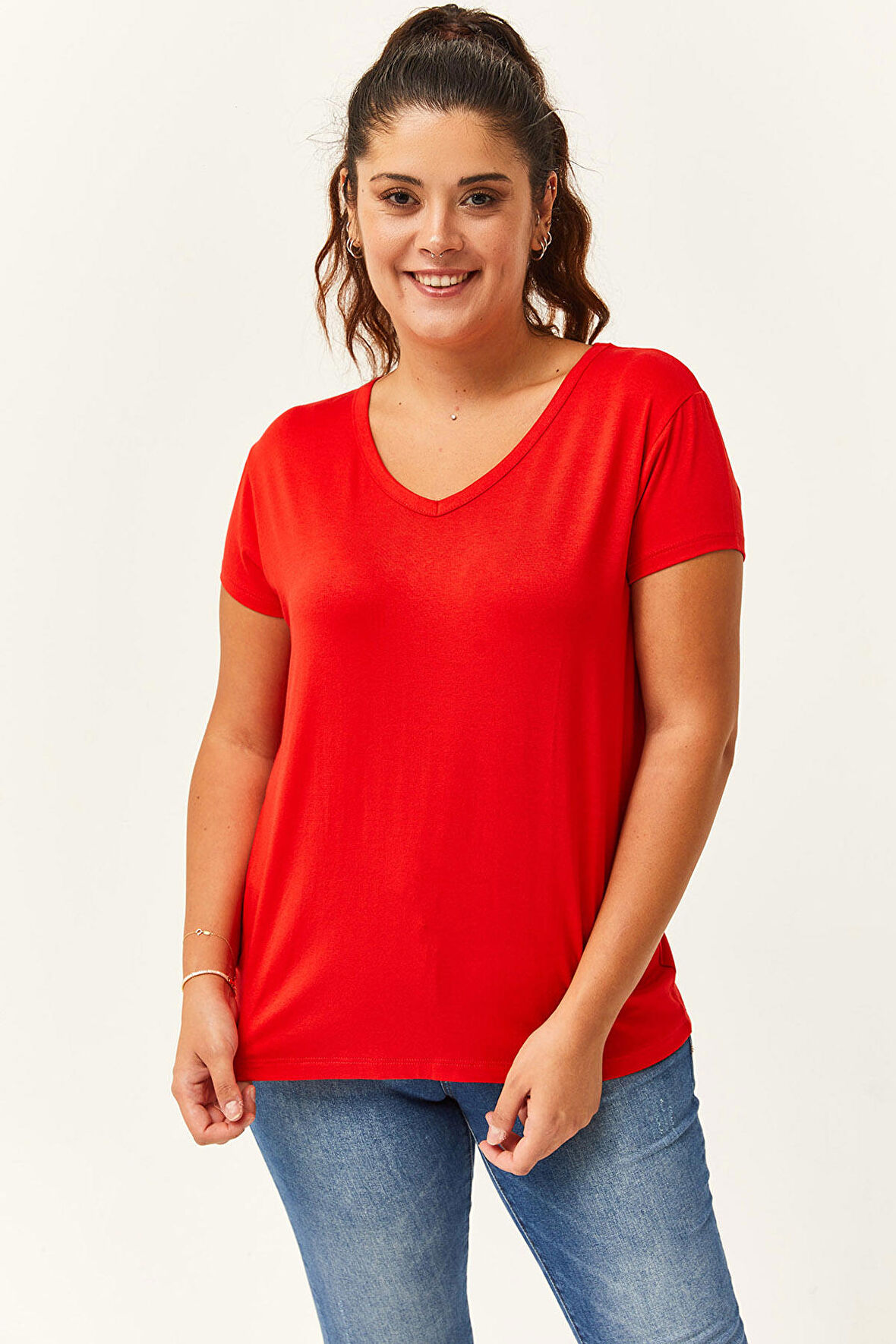Kadın Büyük Beden V Yaka Basic Kısa Kollu Kırmızı T-Shirt