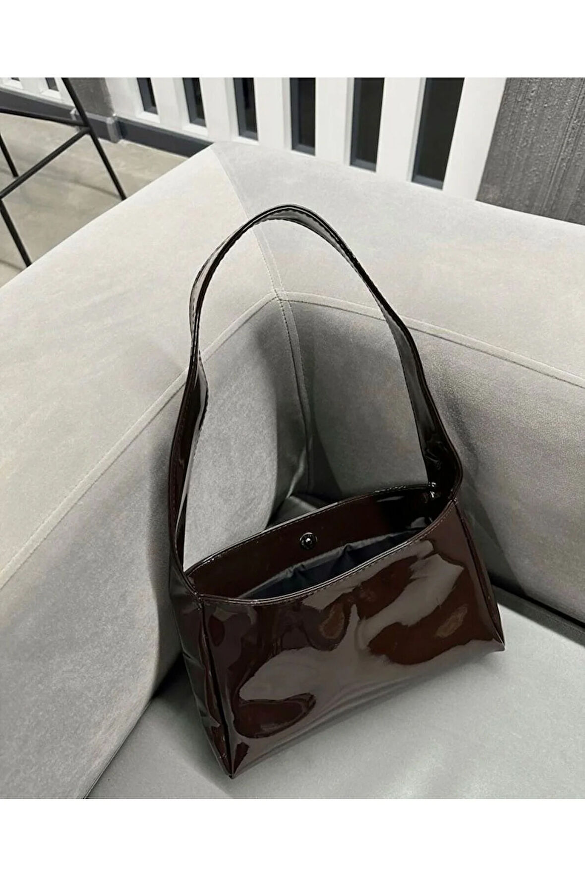 Mila Model Rugan Parlak Suni Deri Kadın Omuz Çantası