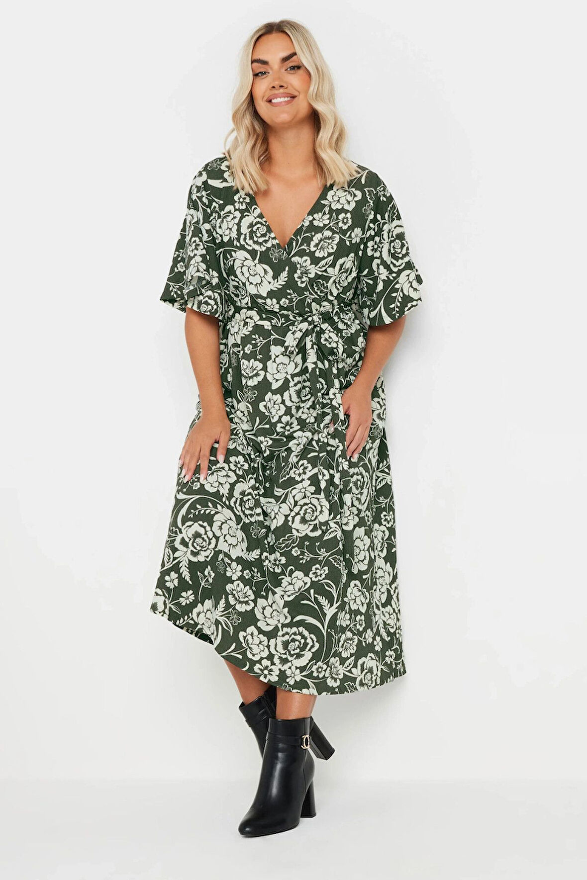 Büyük Beden Kısa Kollu V Yaka Kuşaklı Anvelop Elbise 137988