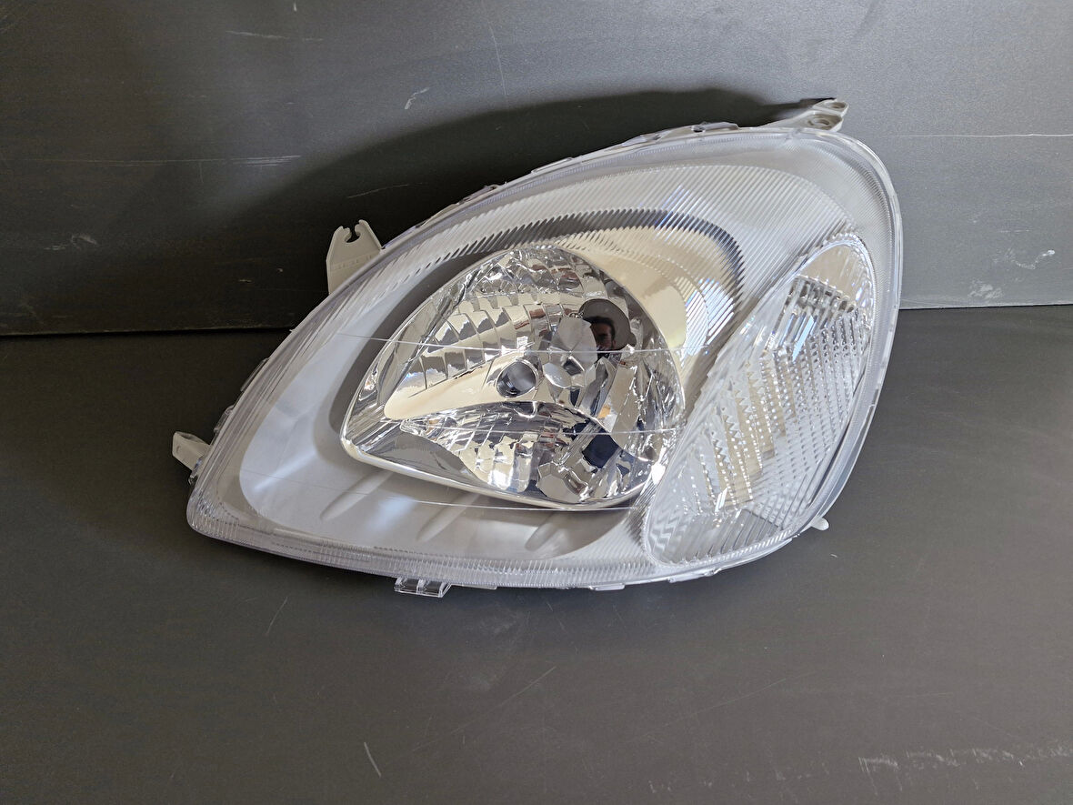 TOYOTA YARİS SOL ÖN FAR MANUEL SIFIR 1999-2002