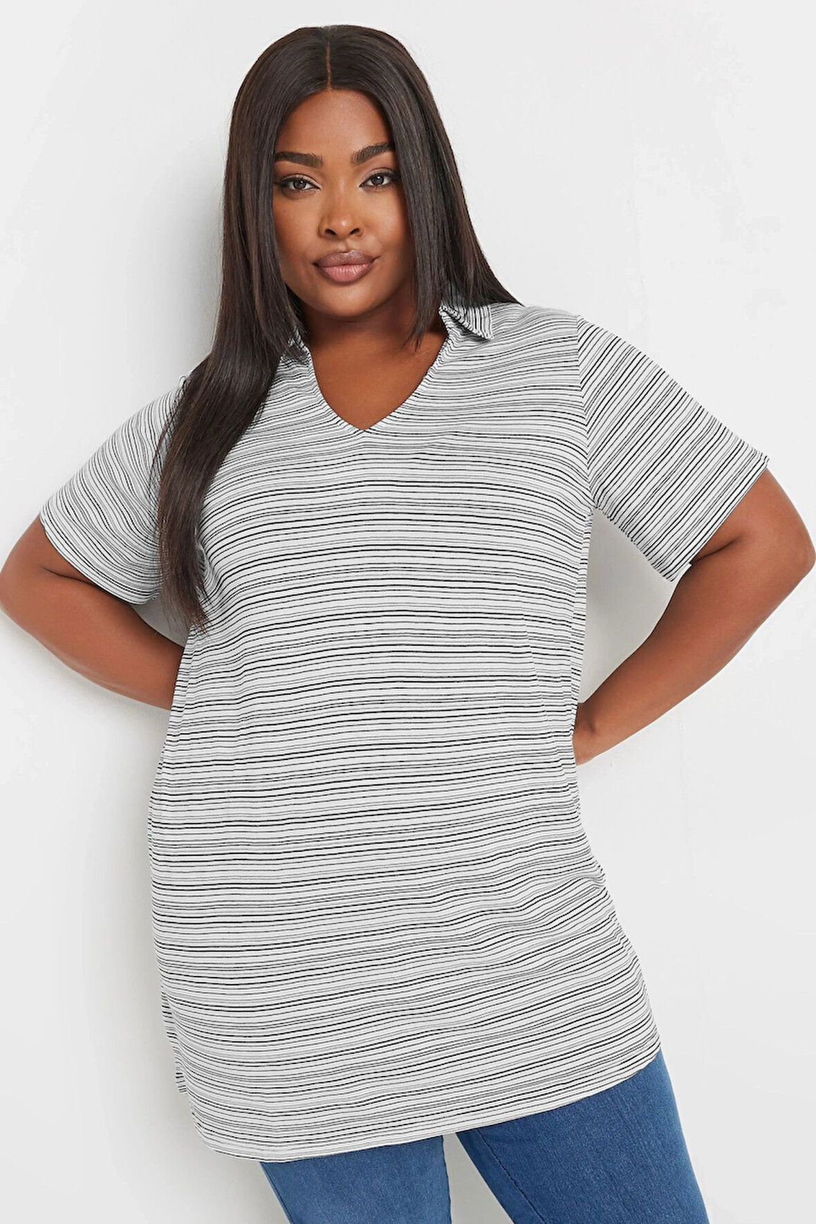 Büyük Beden Kısa Kol V Gömlek Yaka Çizgili Bluz 303436