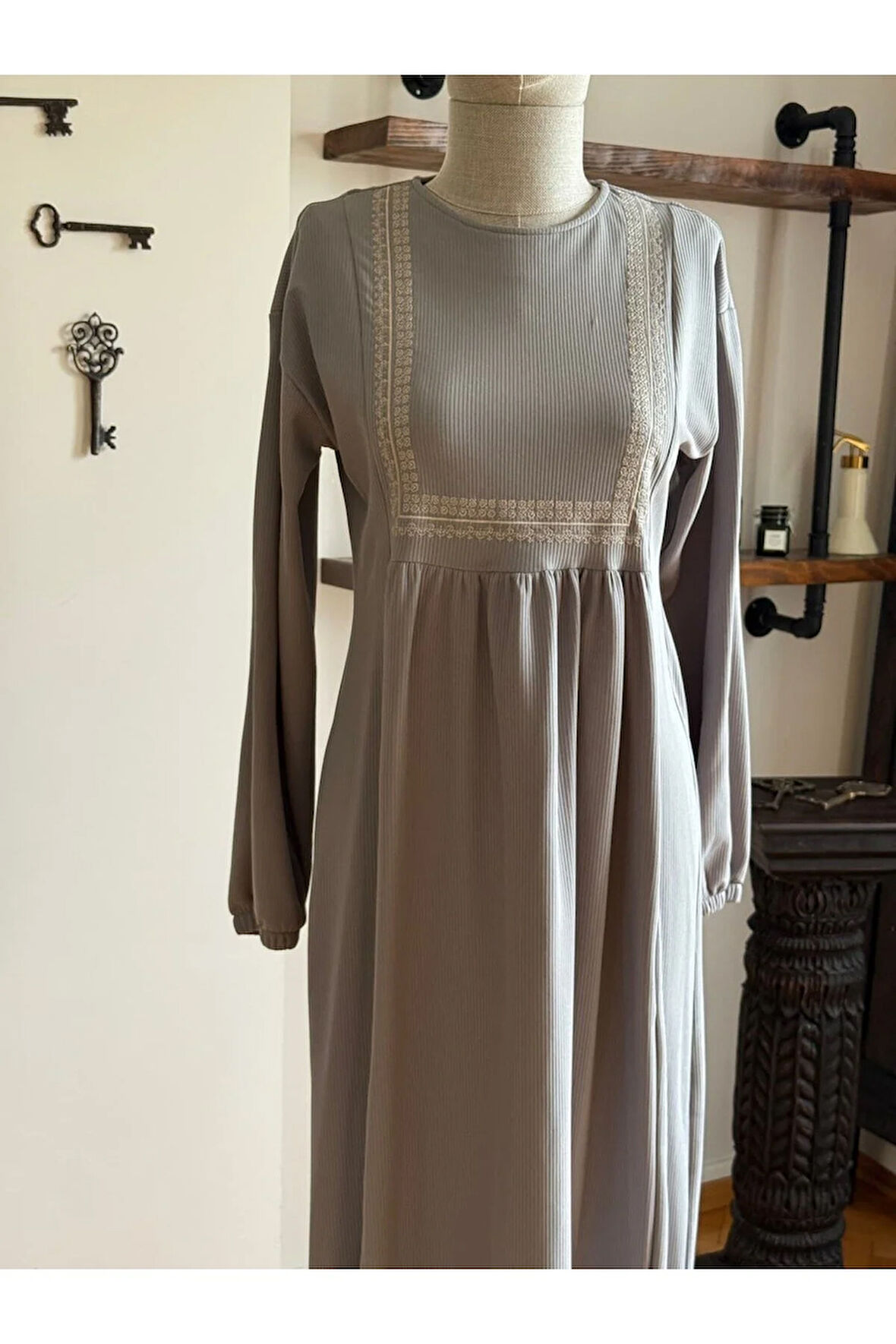 Şardonlu ve Nakışlı Örme Elbise 2427 NAVRA |