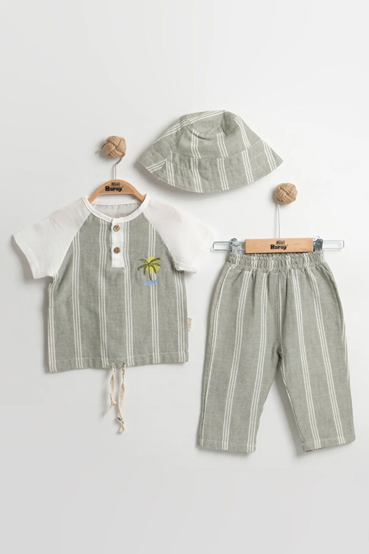 Erkek Bebek Şapkalı 3'lü Çizgili Takım (Body+Şort+Şapka) Müslin