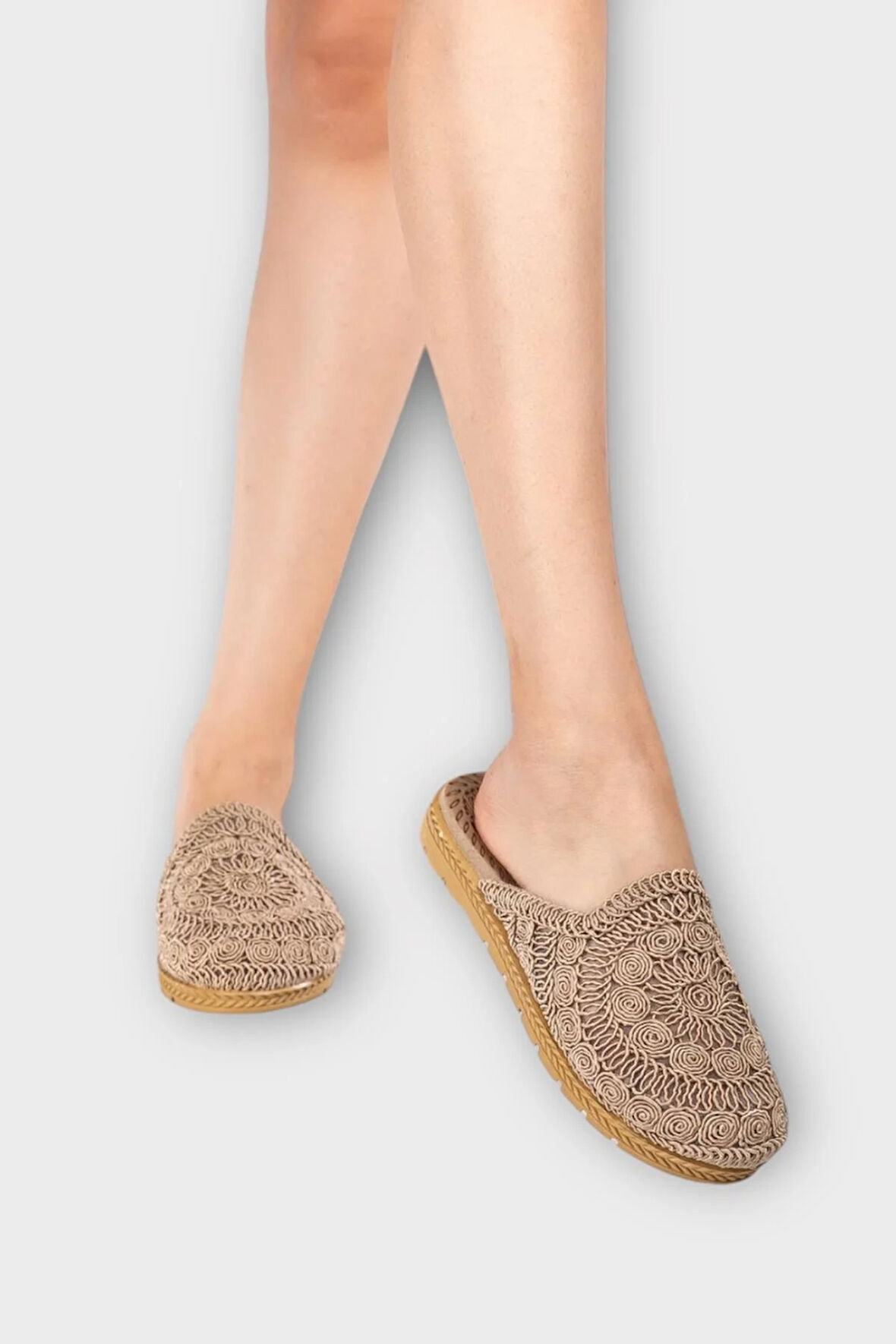 Kadın Hasır Örgü İşlemeli Önü Kapalı Günlük Rahat Terlik VİZON