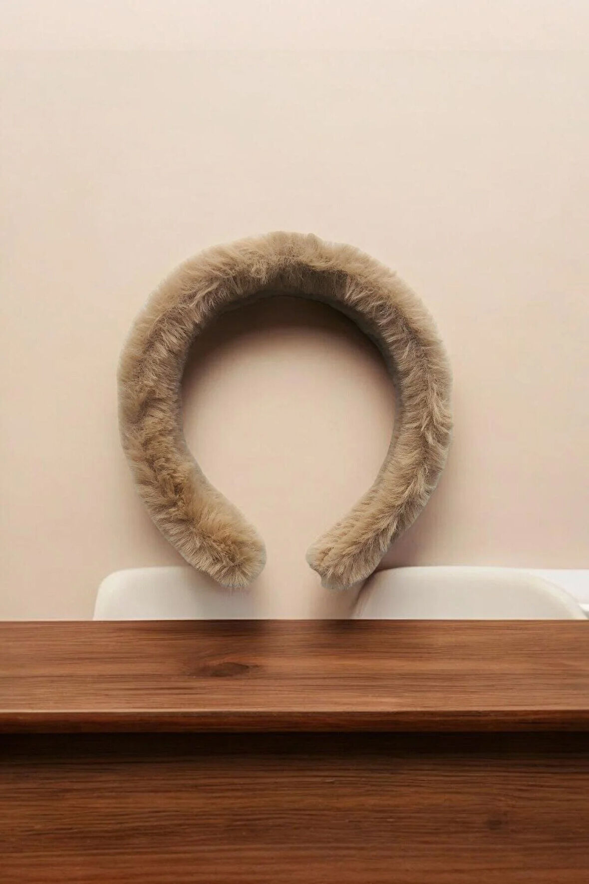 Kadın Kalın Peluş Tüylü Taç