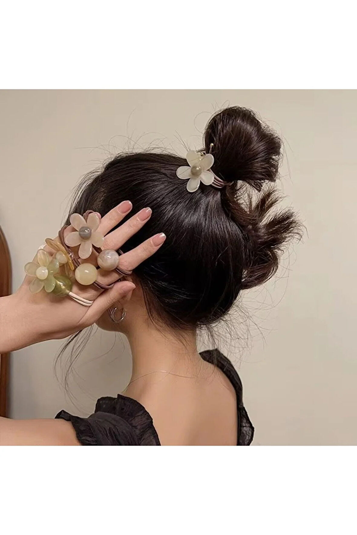 Kadın  Akrilik At Kuyruğu Çiçek Figürlü Lastikli Toka