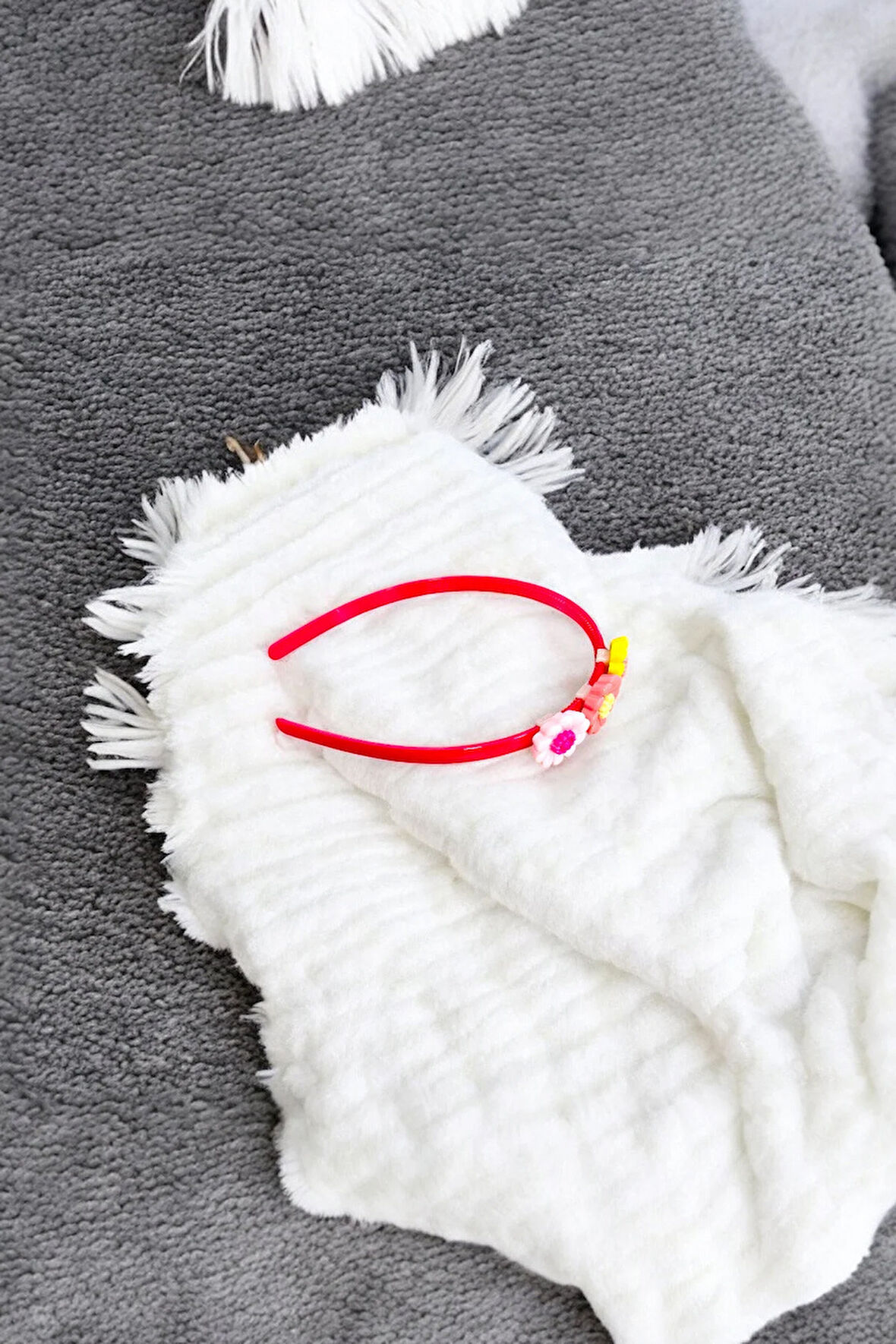 Çiçek Figürlü Parlak Renklerde Çocuk Taçı