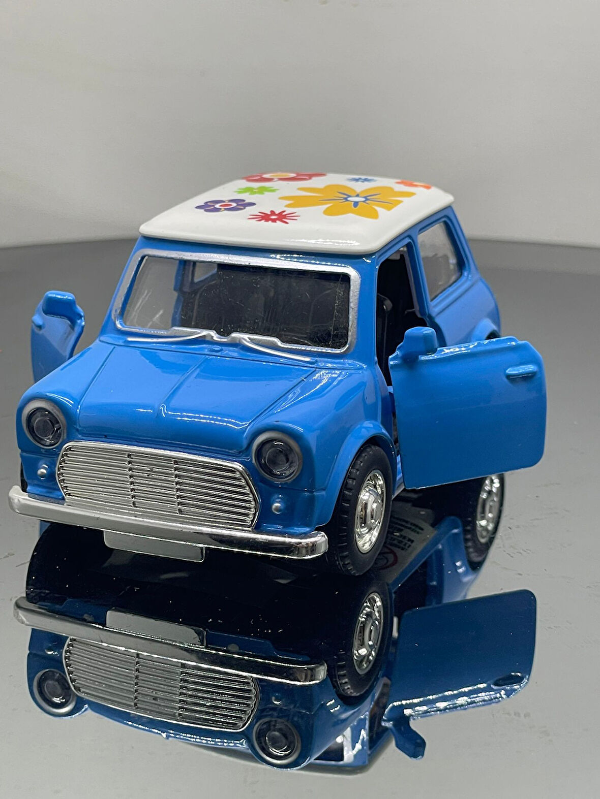 Metal 8 Cm Eski Classik Model Oyuncak Araba açıklama yaz