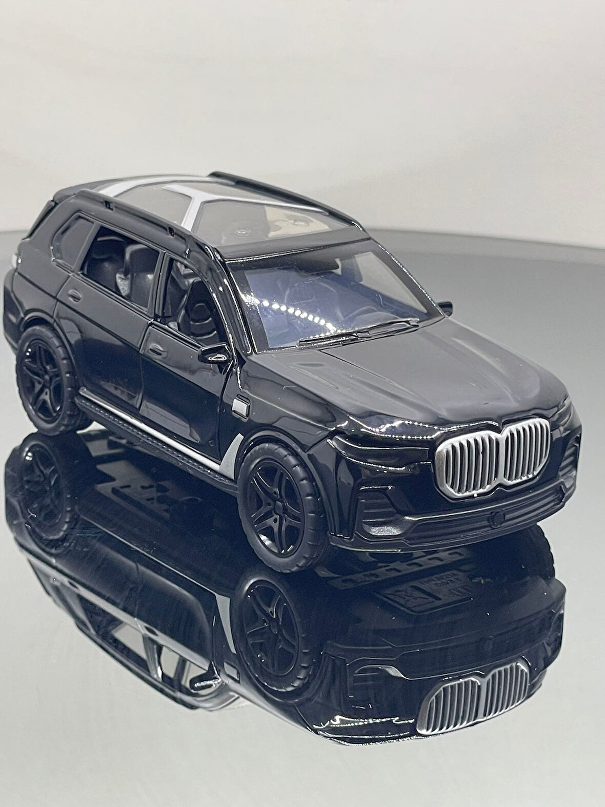 1.36 Bmw X7 Metal Oyuncak Araba