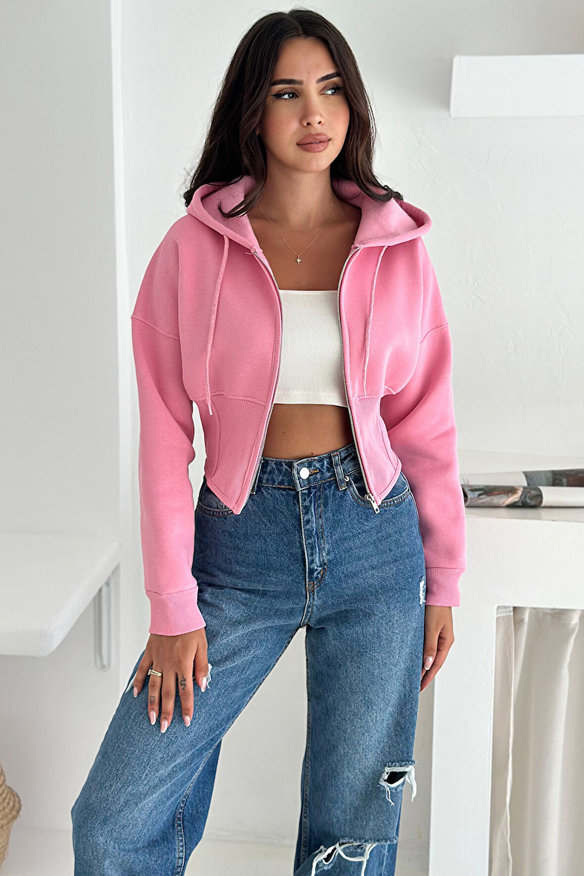 Kadın Siyah Fermuarlı Hoodie – Minimal Sokak Ruhuyla