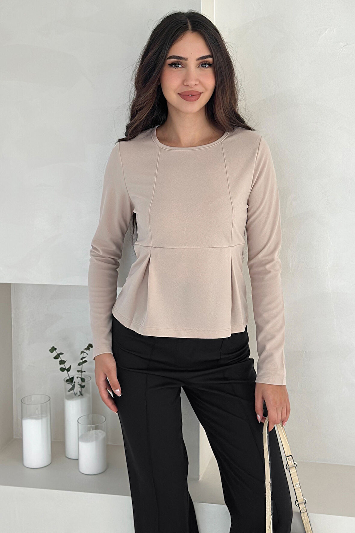 Kadın Volanlı Dikiş Detaylı Premium Bluz – Vücut Şekillendirici & Modern Kesim