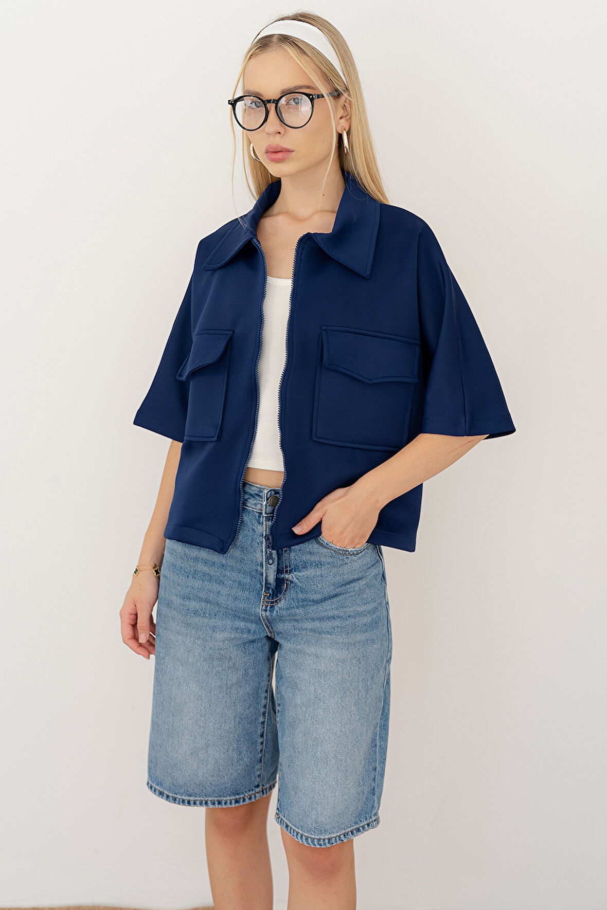 Kadın Scuba Kumaş Fermuarlı Ceket – Yapılandırılmış & Günlük Stil