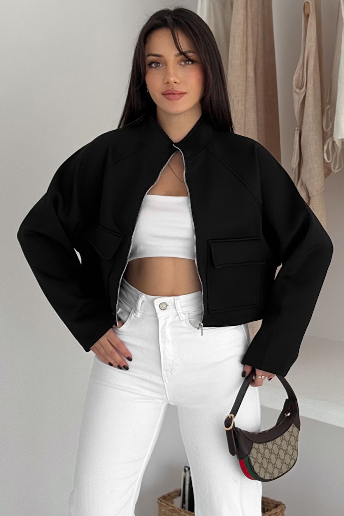 Kadın Scuba Metal Fermuarlı Kısa Ceket – Minimal & Şehirli Dokunuş