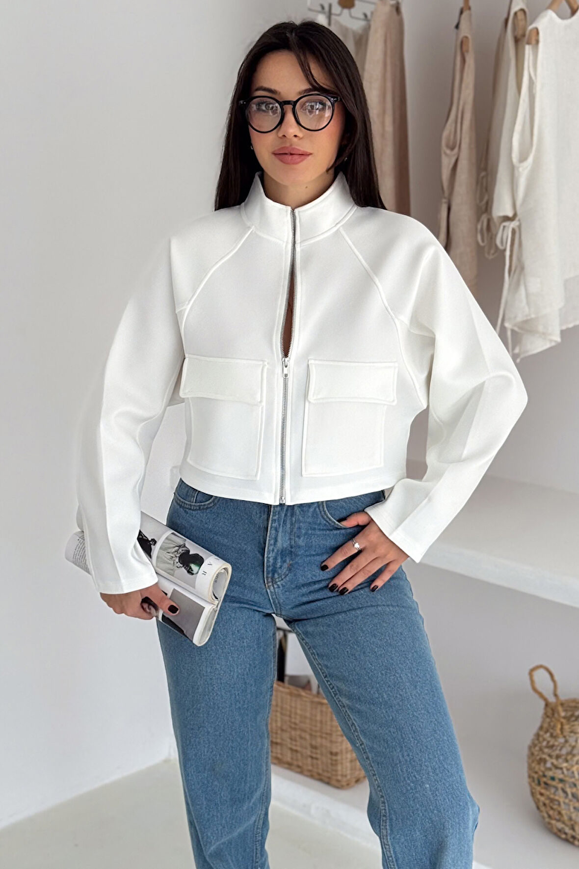 Kadın Scuba Metal Fermuarlı Kısa Ceket – Minimal & Şehirli Dokunuş