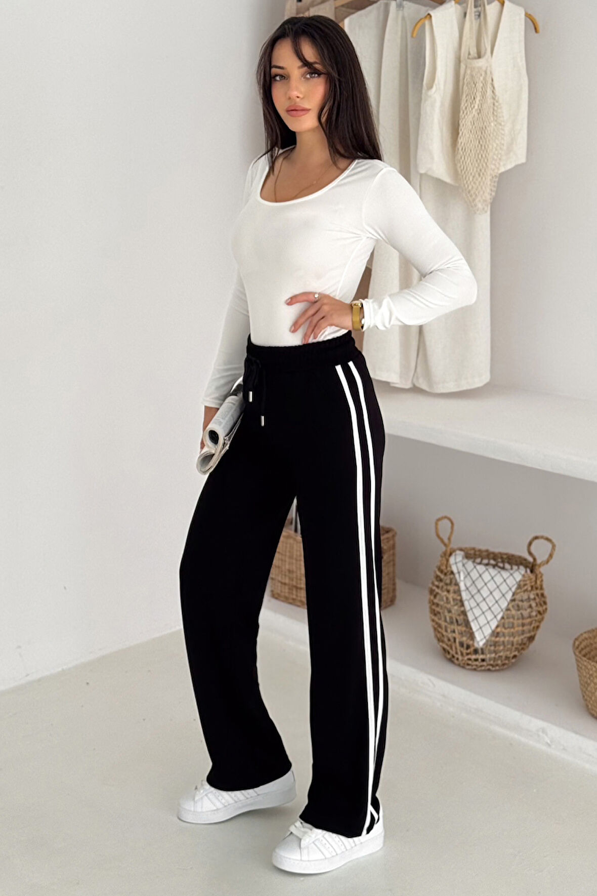Kadın Çizgili Bağcıklı Bol Paça Eşofman Altı & Pantolon – Sportif & Günlük Konfor
