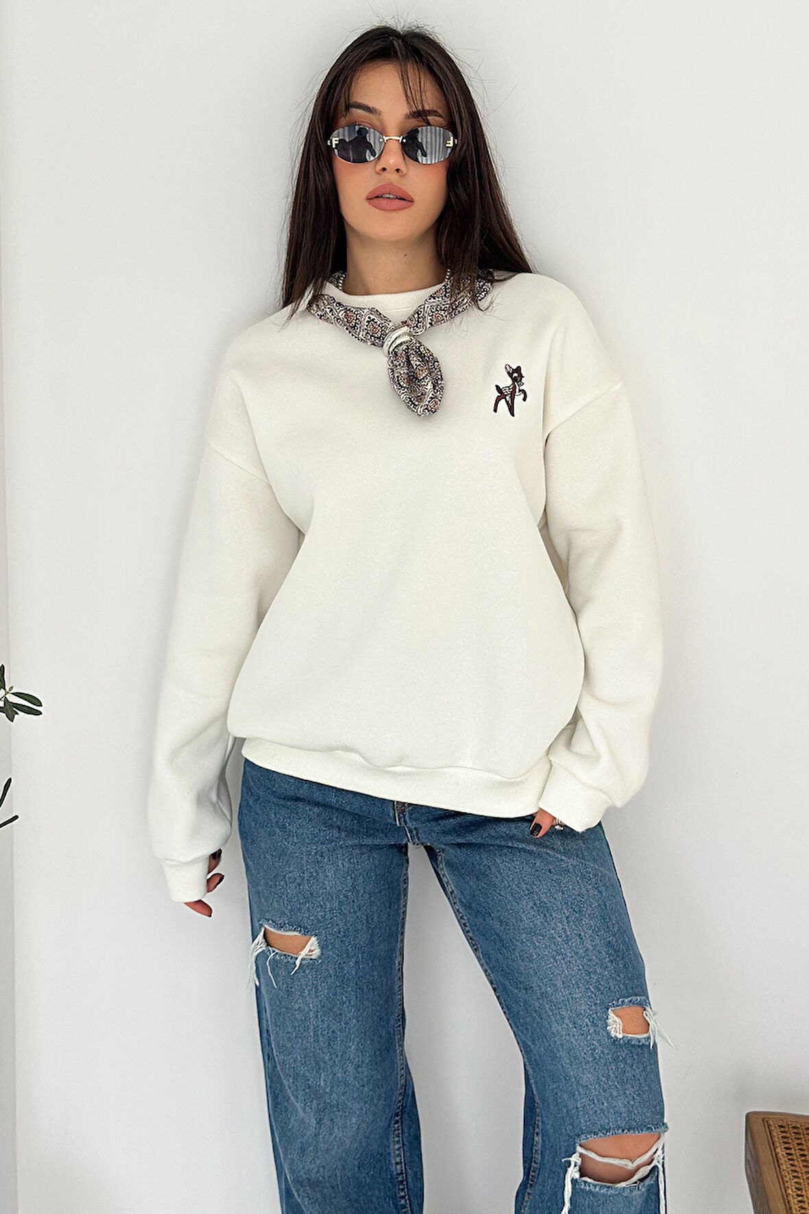 Kadın Dekoratif Yakalı Likralı Sweatshirt – Konforlu & Karakterli Stil