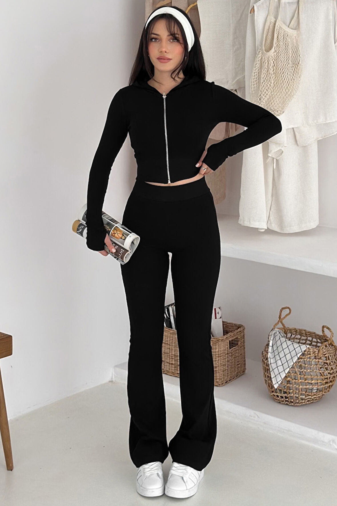 Kadın Likralı Fermuarlı Takım – Cesur & Vücuda Oturan Stil