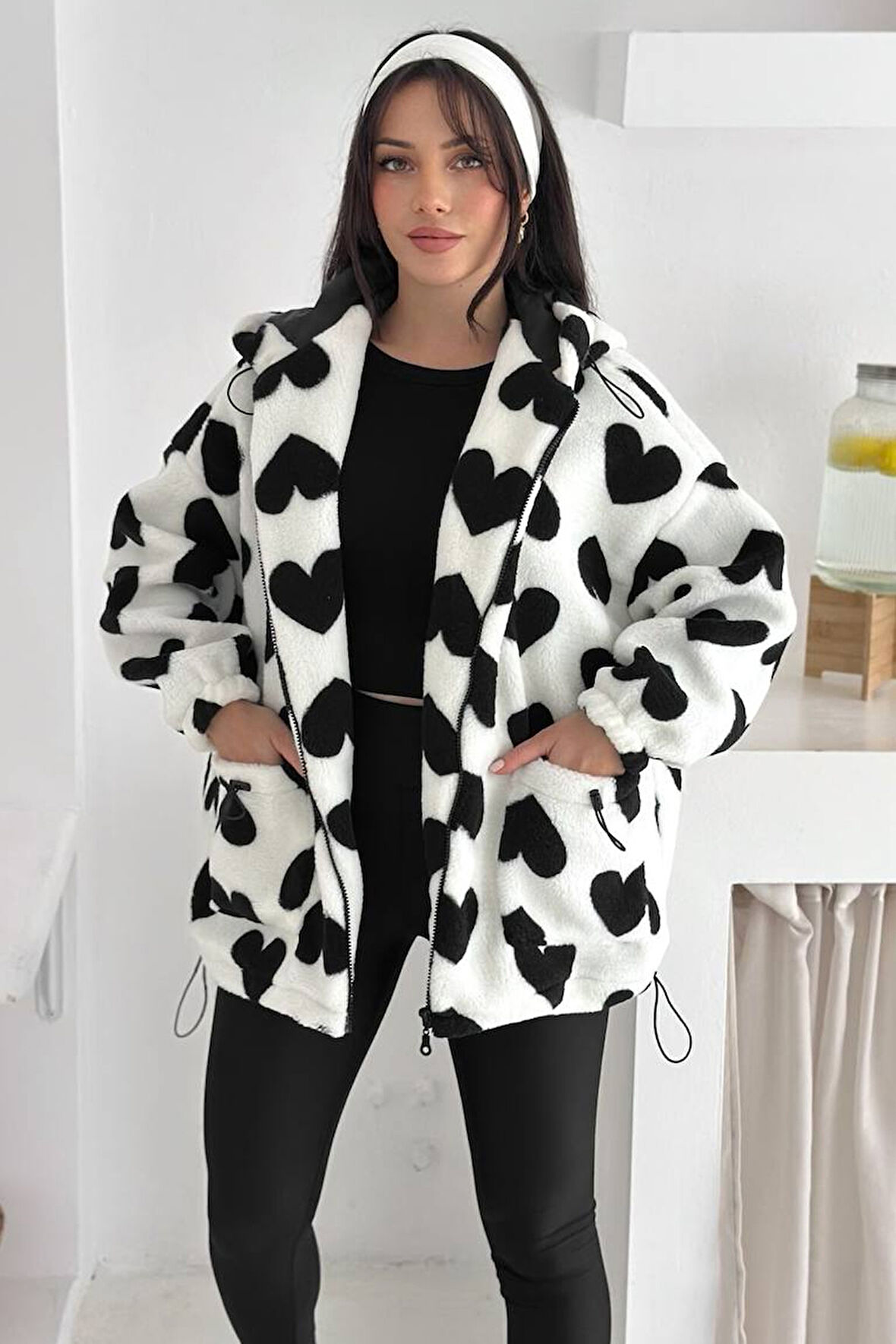 Kadın Oversize Kalp Desenli Polar Mont – Sıcak & İddialı Stil