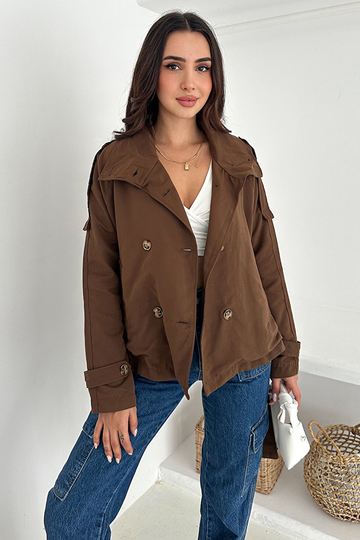 Kadın Astarlı Kemerli Düğmeli Trenç – Zarif & Güçlü Stil