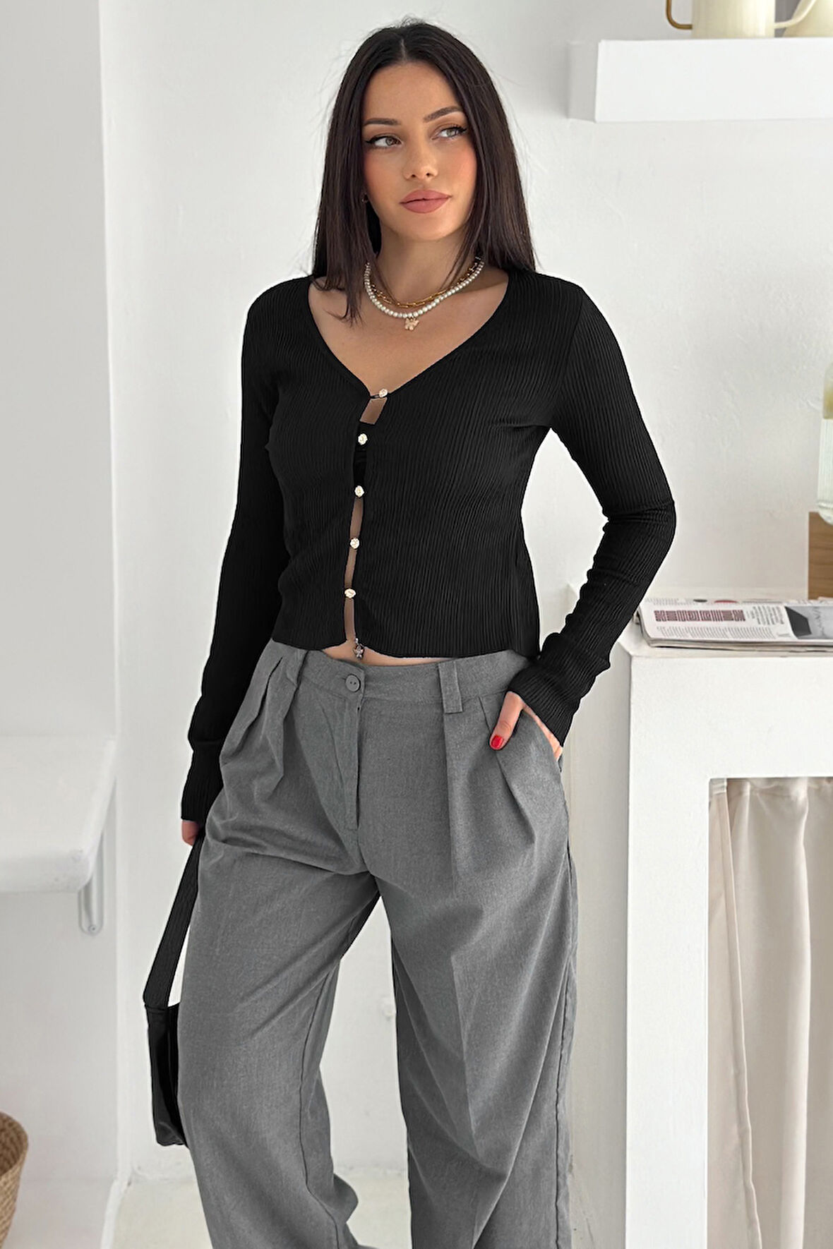 Kadın Düğme Detaylı Fit Triko Bluz – Zarif & Modern Stil