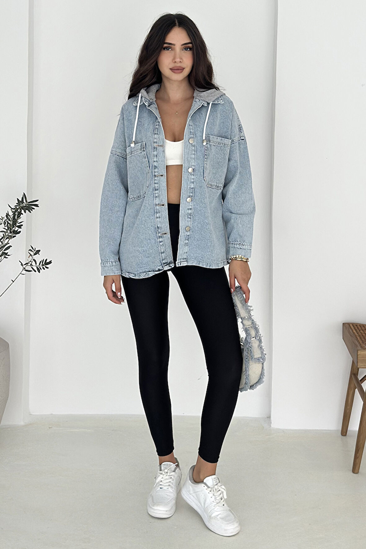 Kadın Kapüşonlu Denim Ceket – Sportif & Sokak Stili
