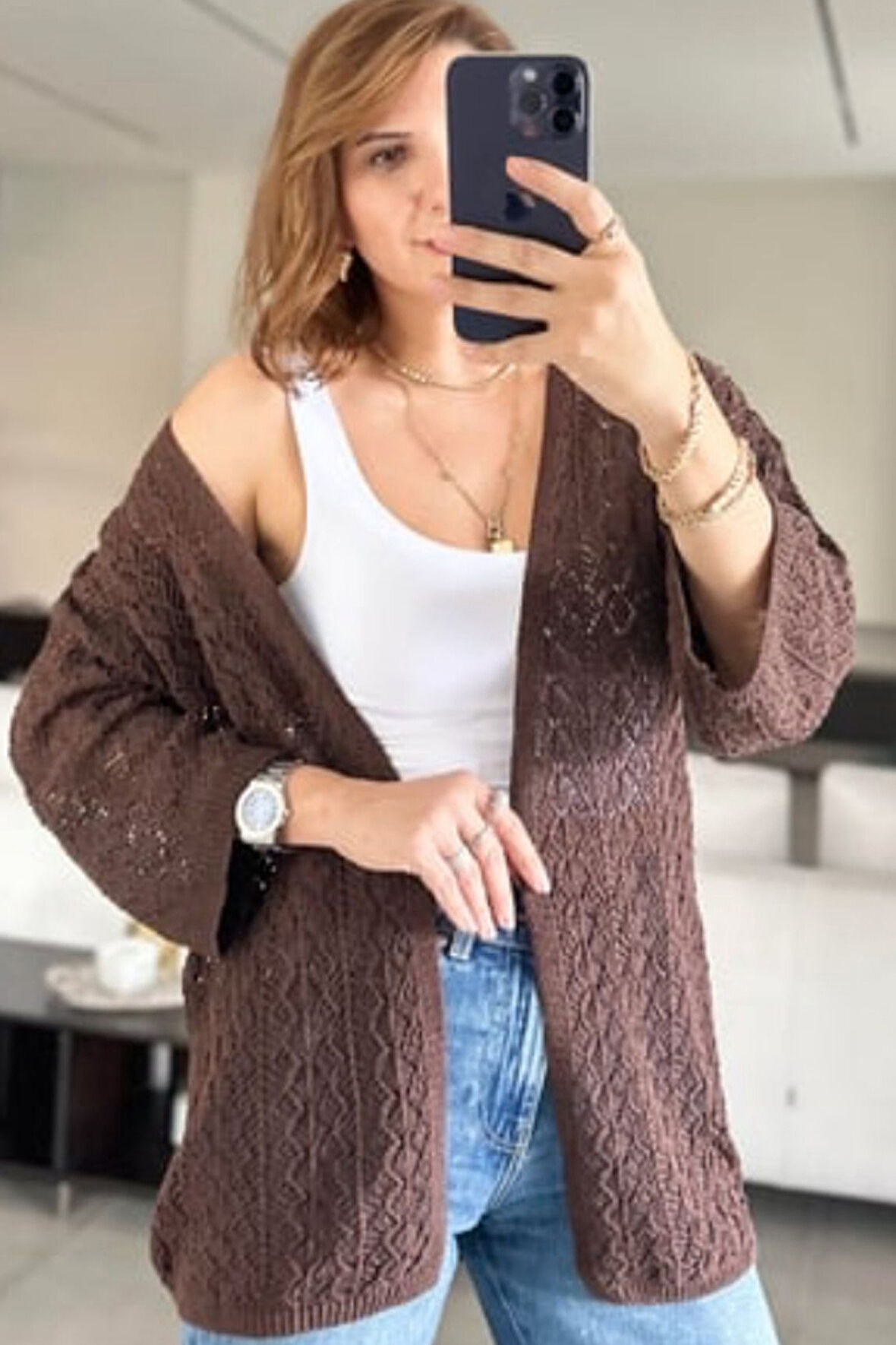 Kadın Beyaz Örgü Hırka – Püskül ve Elmas Desen Detaylı