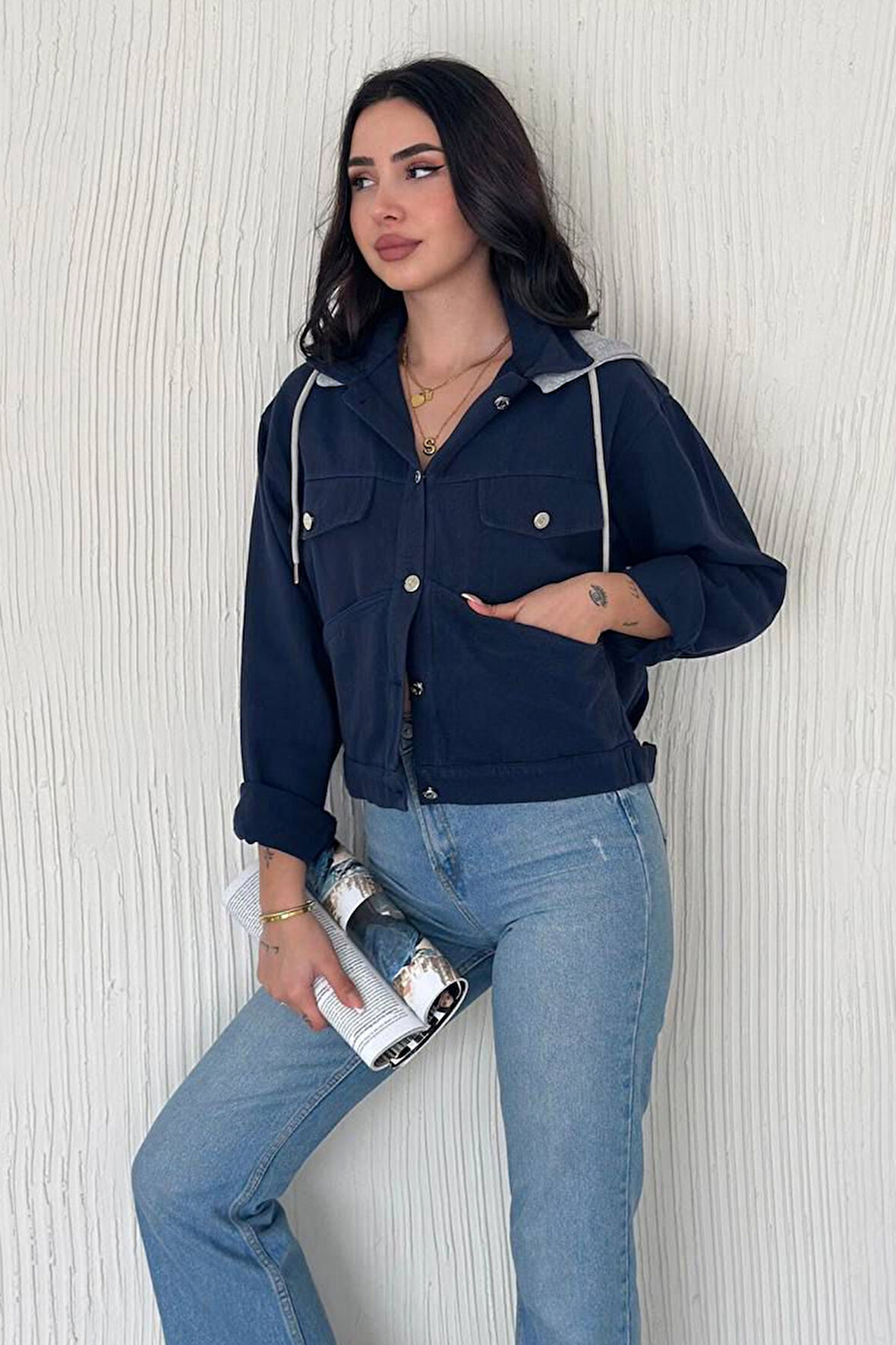 Kadın Kapüşonlu Düğmeli Gabardin Ceket – Sportif & Şehirli Stil