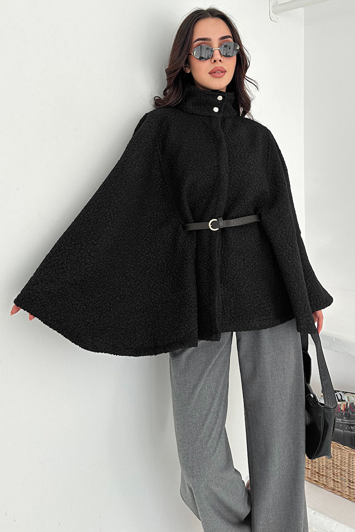 Kadın Kemerli Panço Kaban – Güçlü & Sofistike Stil