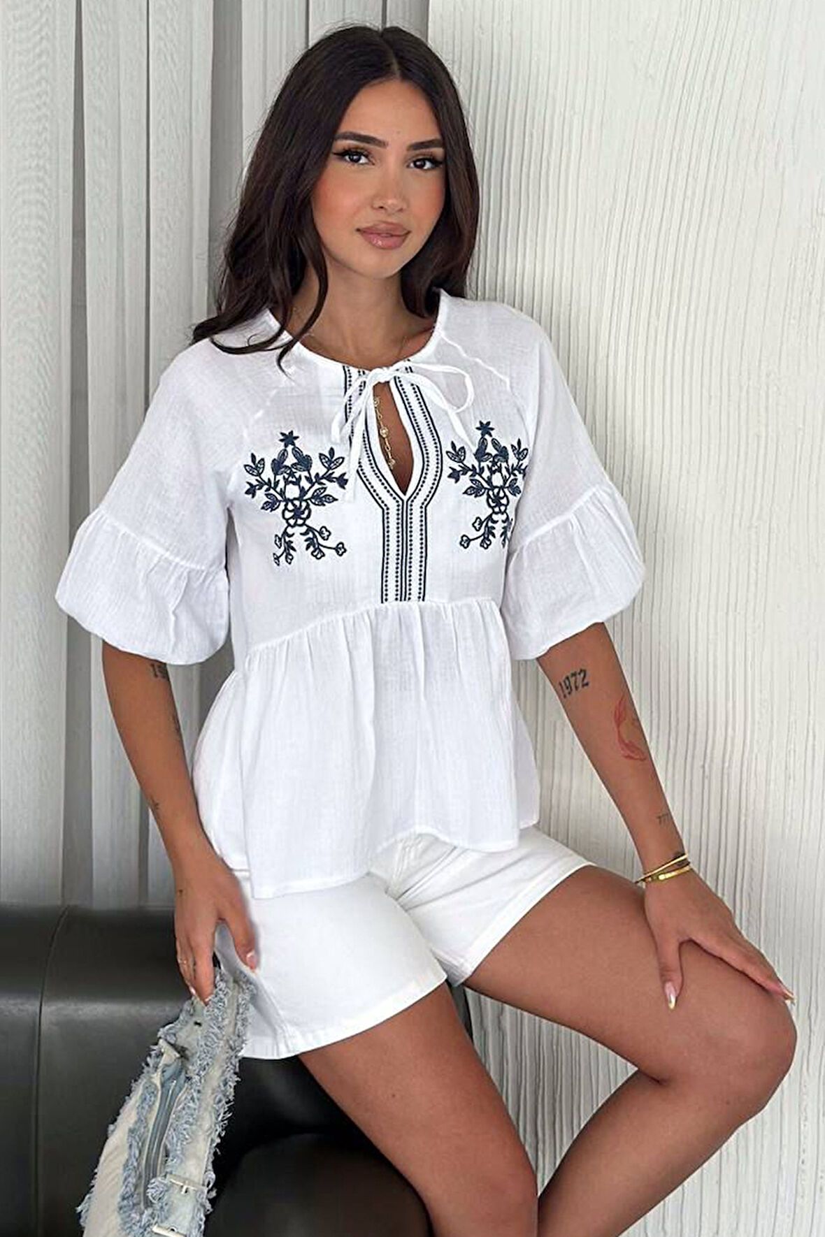 Kadın Nakış Detaylı Bağlamalı Peplum Gömlek – Summer Bloom