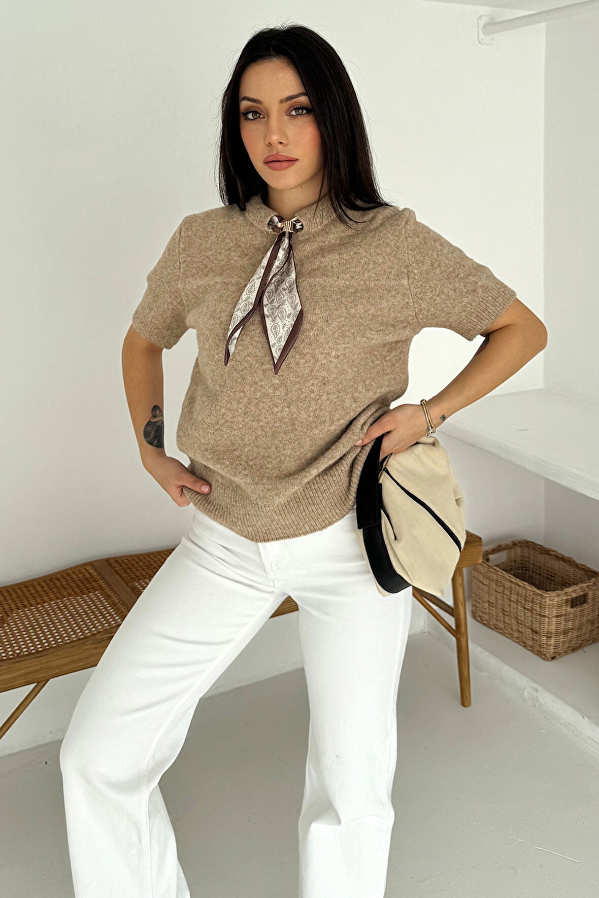 Kadın Kısa Kollu Fular Detaylı Triko Kazak – Soft Elegance