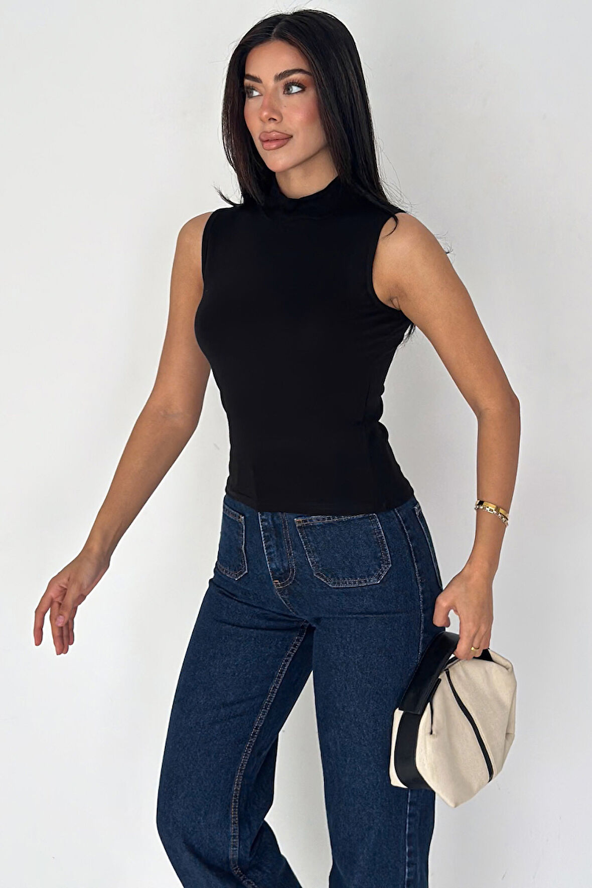 Kadın Kolsuz Boğazlı Basic Body – Sleek Core