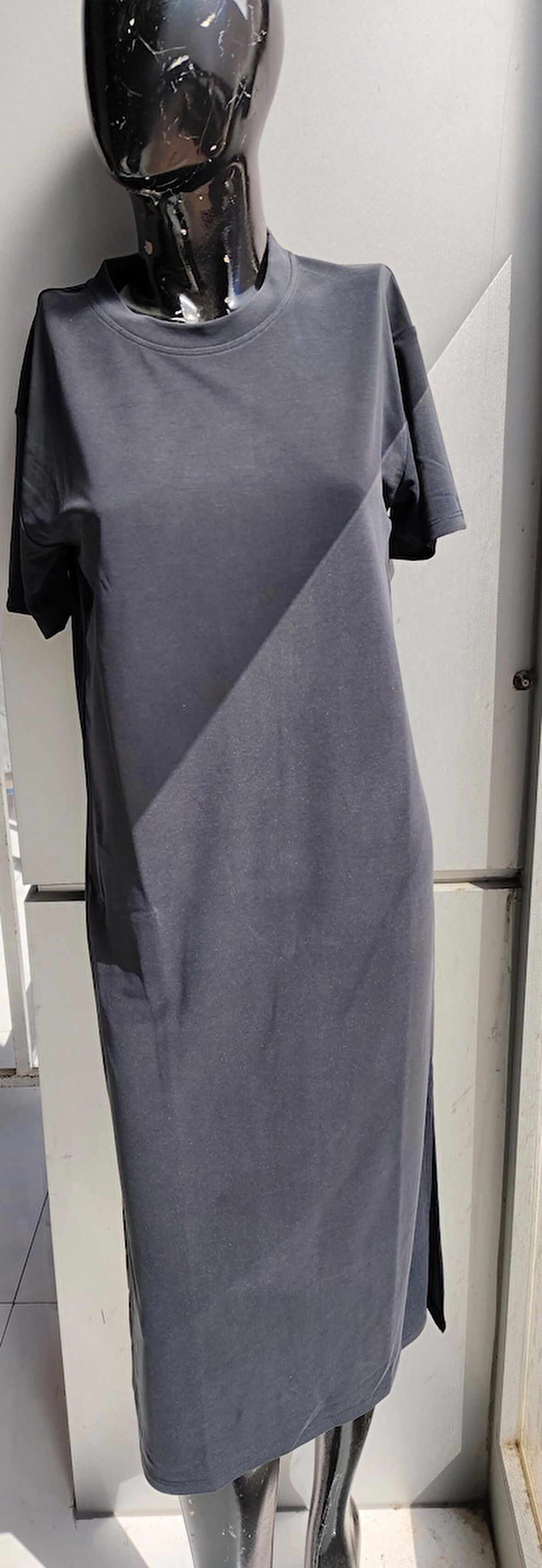 Kadın Elbise Salaş Yırtmaç Detaylı Kısa Kollu Maxi