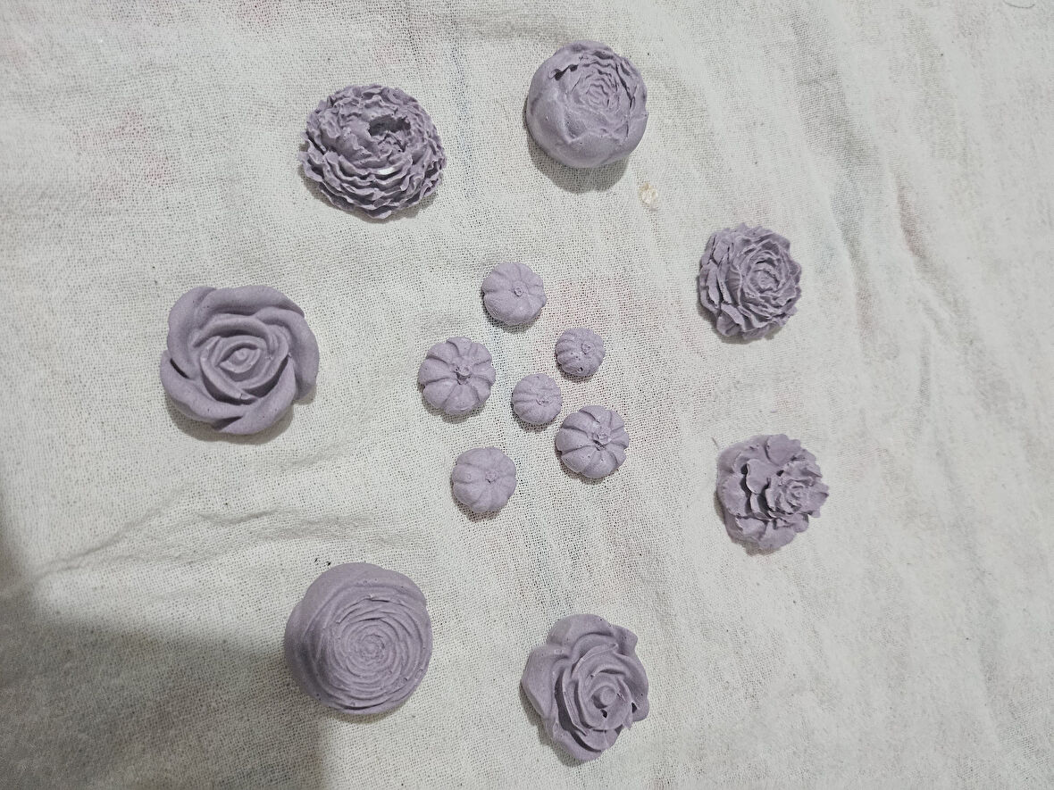 7 Adet Gül + 6 Adet Kokulu Taş Seti – El Yapımı Özel Tasarım Hediyelik