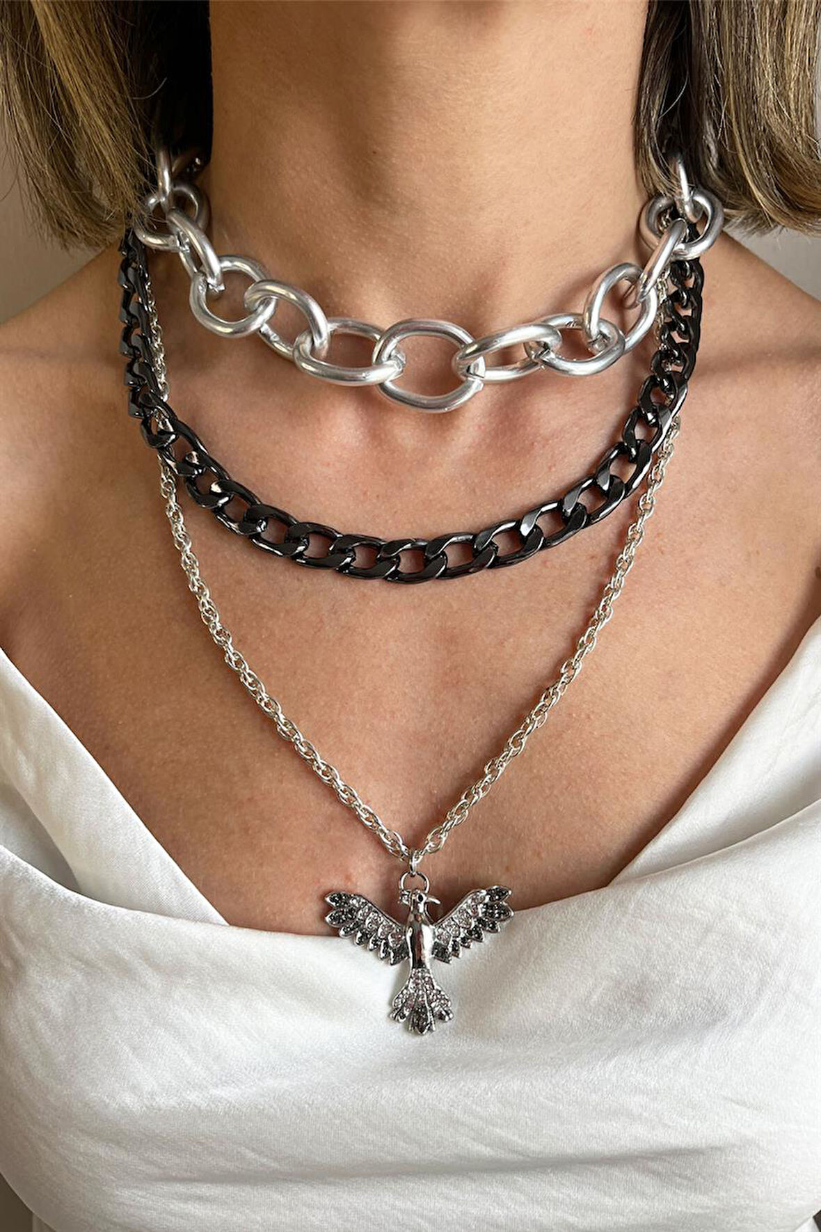 Gri Anka Detaylı Çoklu Zincir Kolye