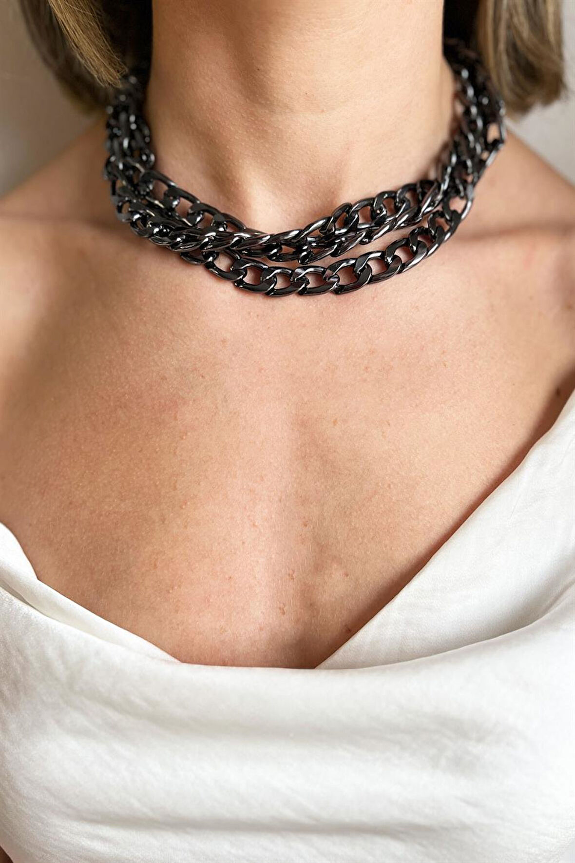 Siyaz Zincir Choker Kolye