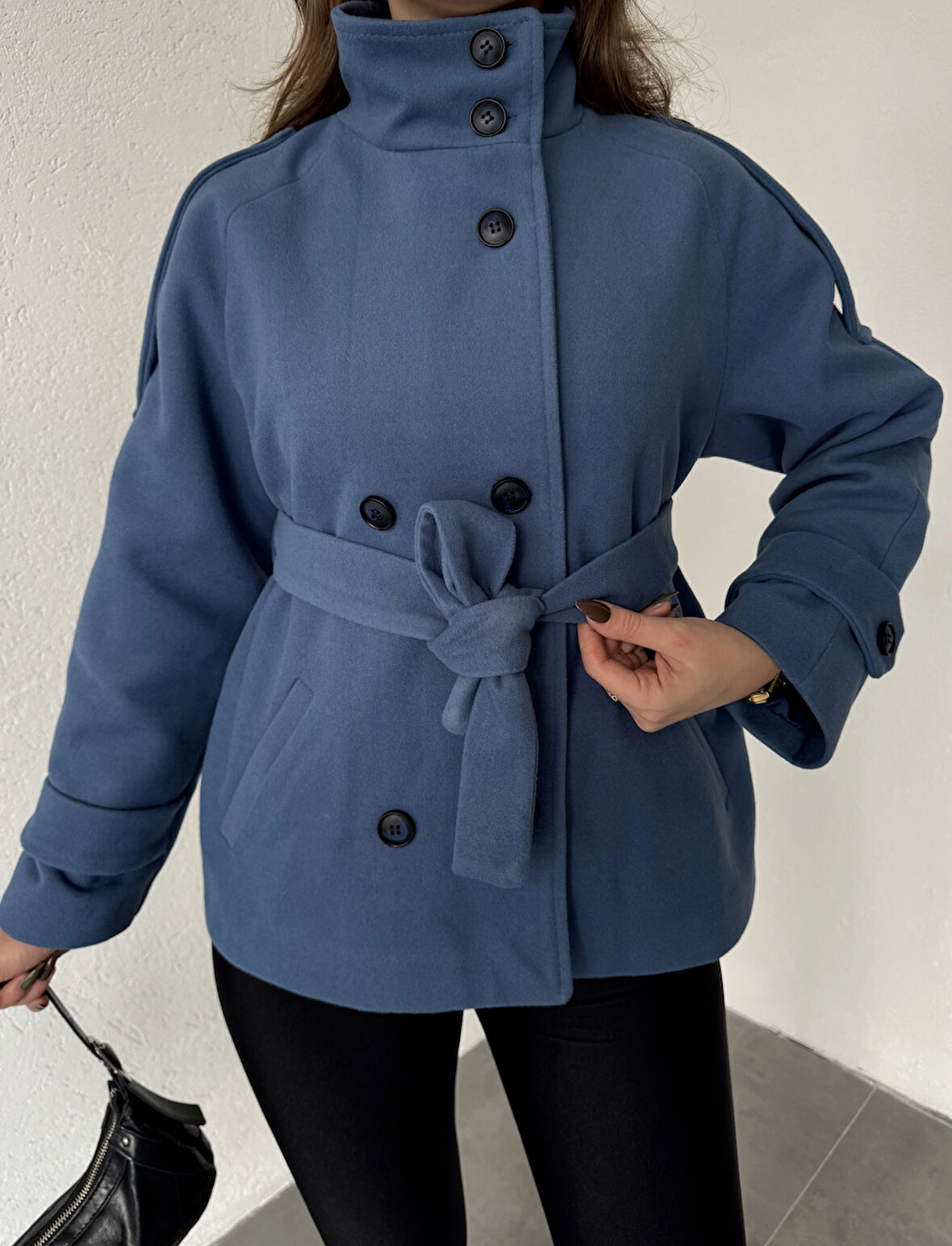 İndigo Mavi Kruvaze Boğazlı Dik Yaka Düğmeli Apoletli Kaşe Kaban Mont
