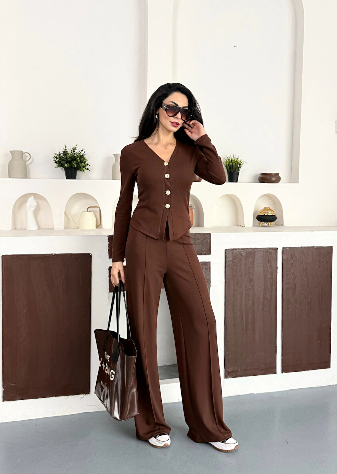 Kahverengi Gold Düğme Detaylı V Yaka Hırka İspanyol Paça Çimalı Viral Günlük Takım