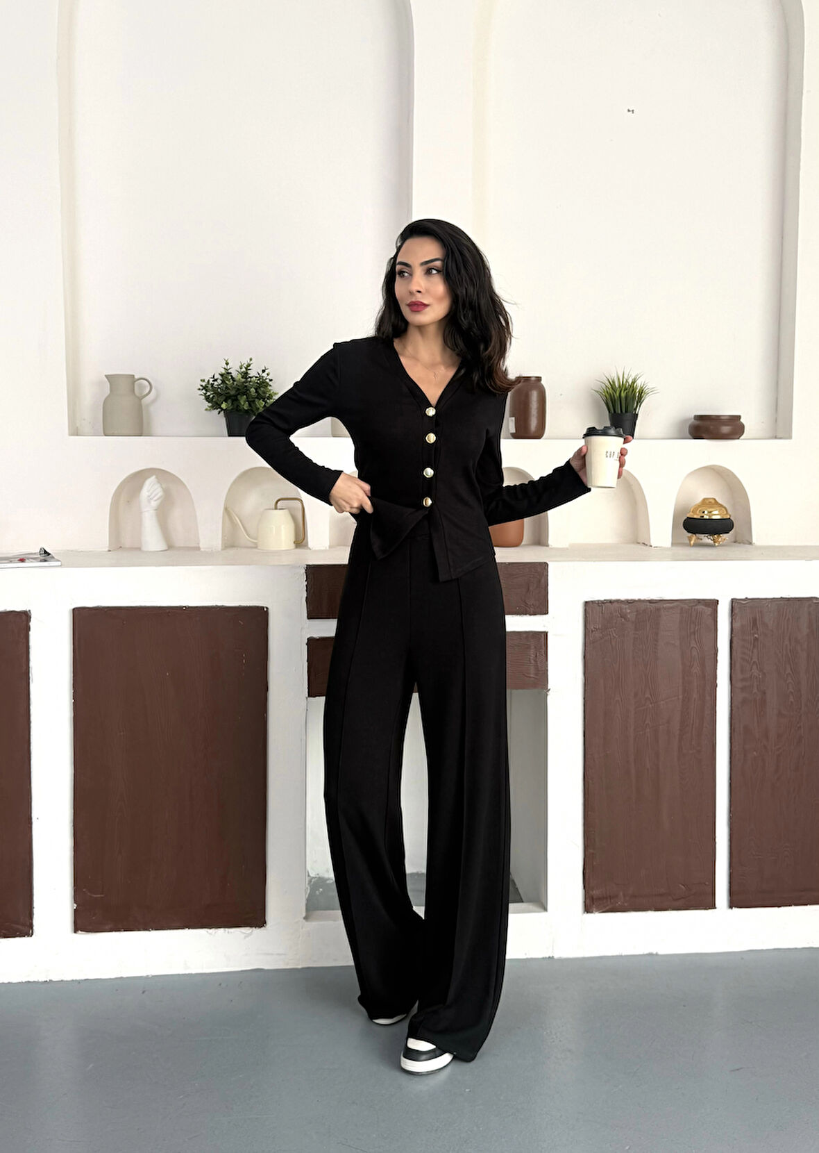 Siyah Gold Düğme Detaylı V Yaka Hırka İspanyol Paça Çimalı Viral Günlük Takım