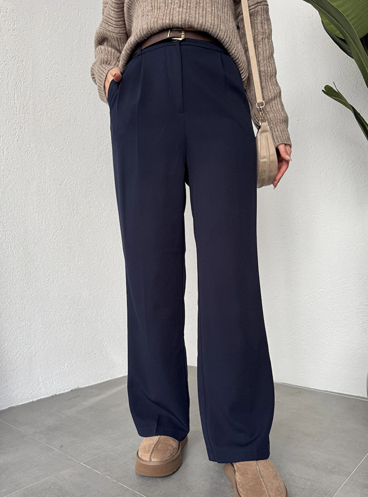 Lacivert Pileli Tam Kalıp Bel Oturtmalı Geniş Paça Palazzo Pantolon