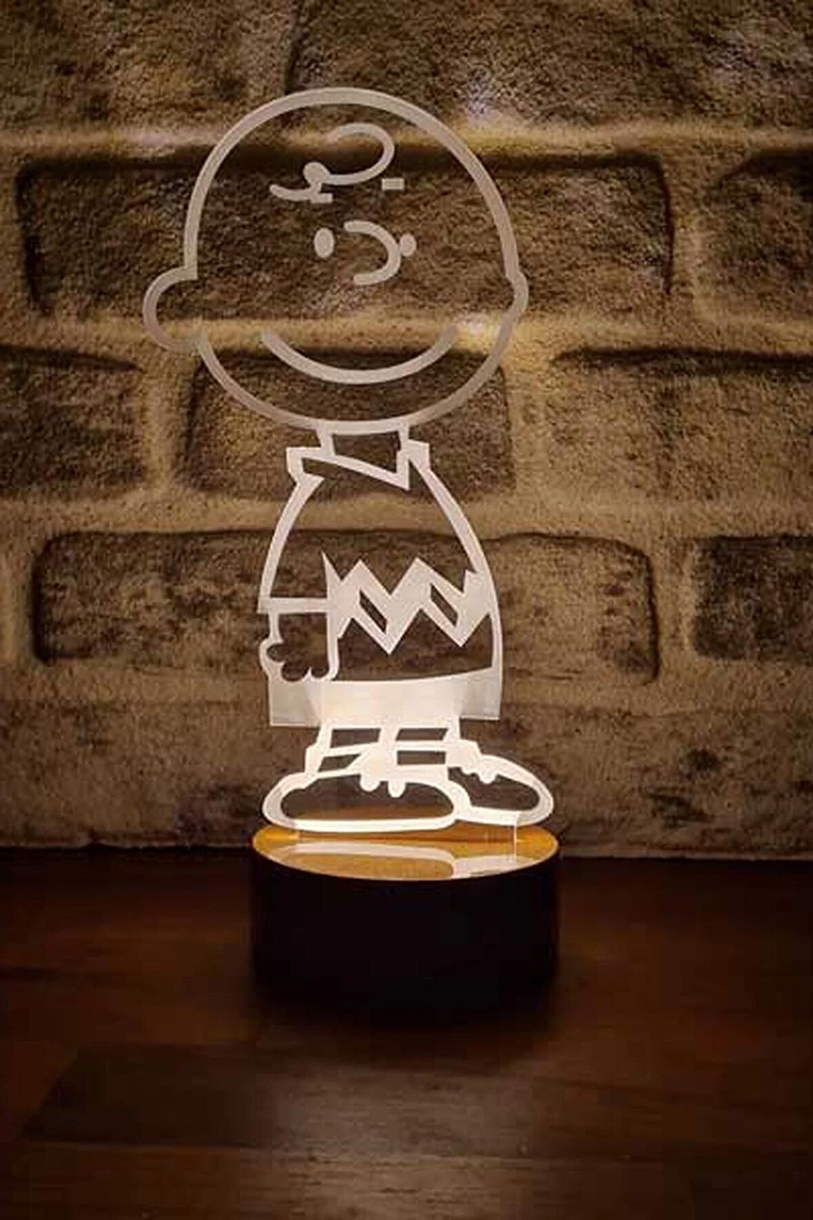 Charlie Brown Figürlü Dekoratif Hediye Led Masa Lambası | 7 Işık Rengi | Ahşap Taban