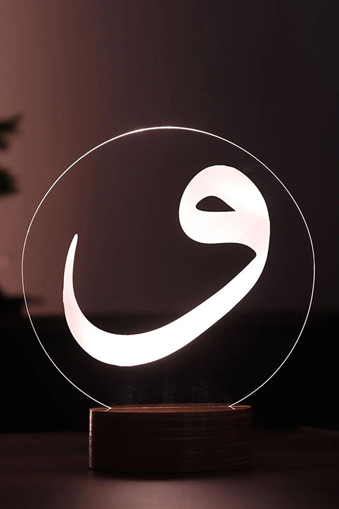 Vav Figürlü Dekoratif Hediye Led Masa Lambası | 7 Işık Rengi | Ahşap Taban