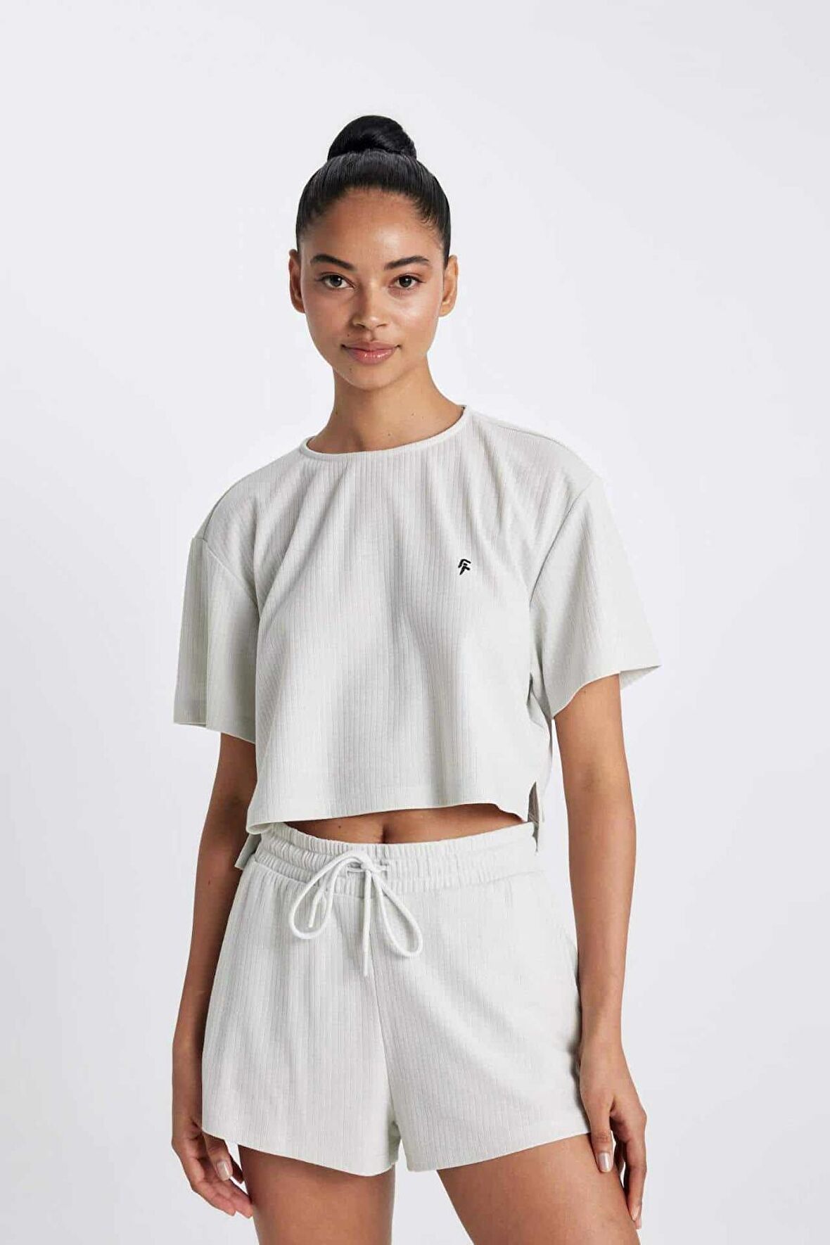 DeFactoFit Cropped Fit Bisiklet Yaka Sporcu Ribana Kısa Kollu Tişört A9916AX24SMGR294