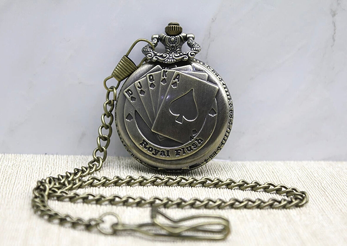 Oyun Kartı Tasarımlı Köstekli Saat