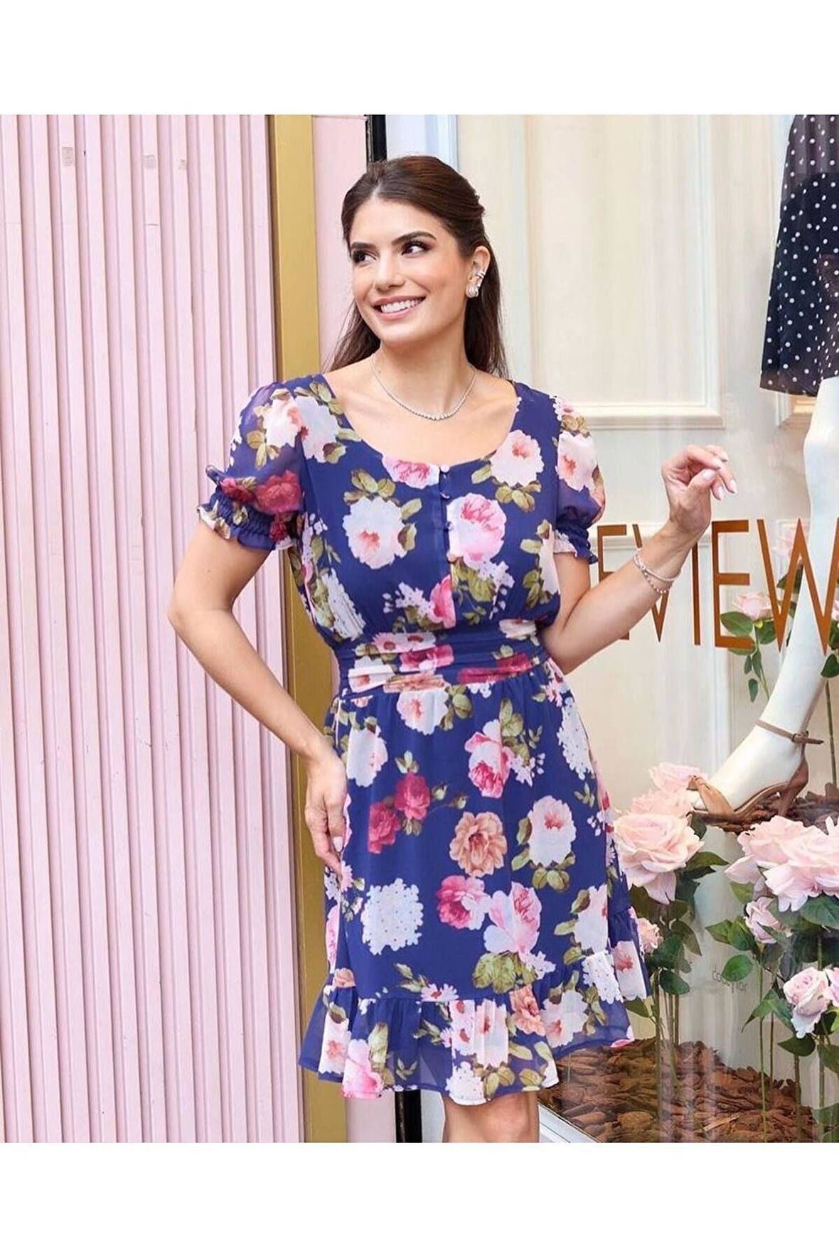 Kolları ve arkası gipeli içi astarlı şifon elbise